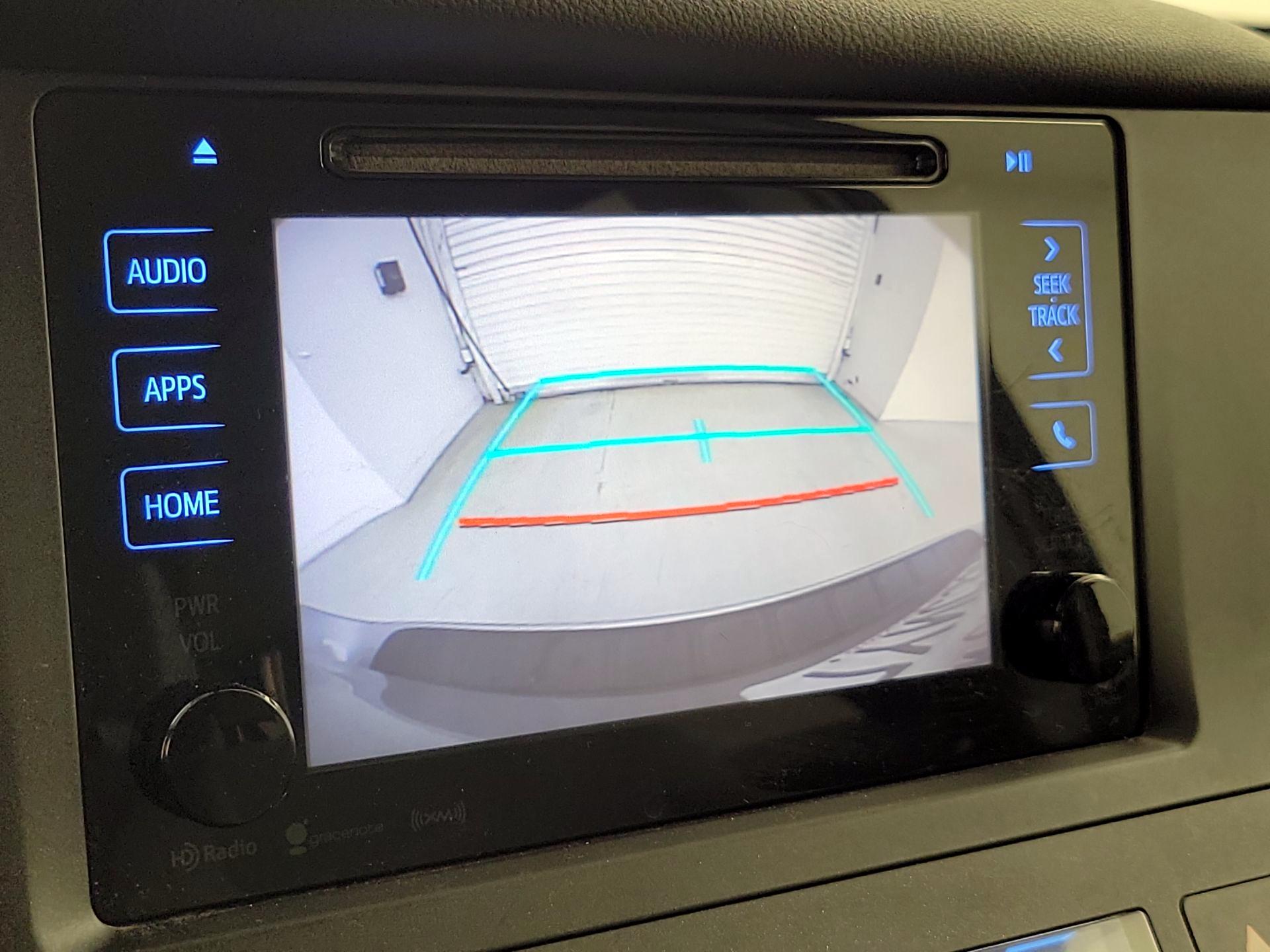 Thumbnail: 2017 Toyota Sienna - 14