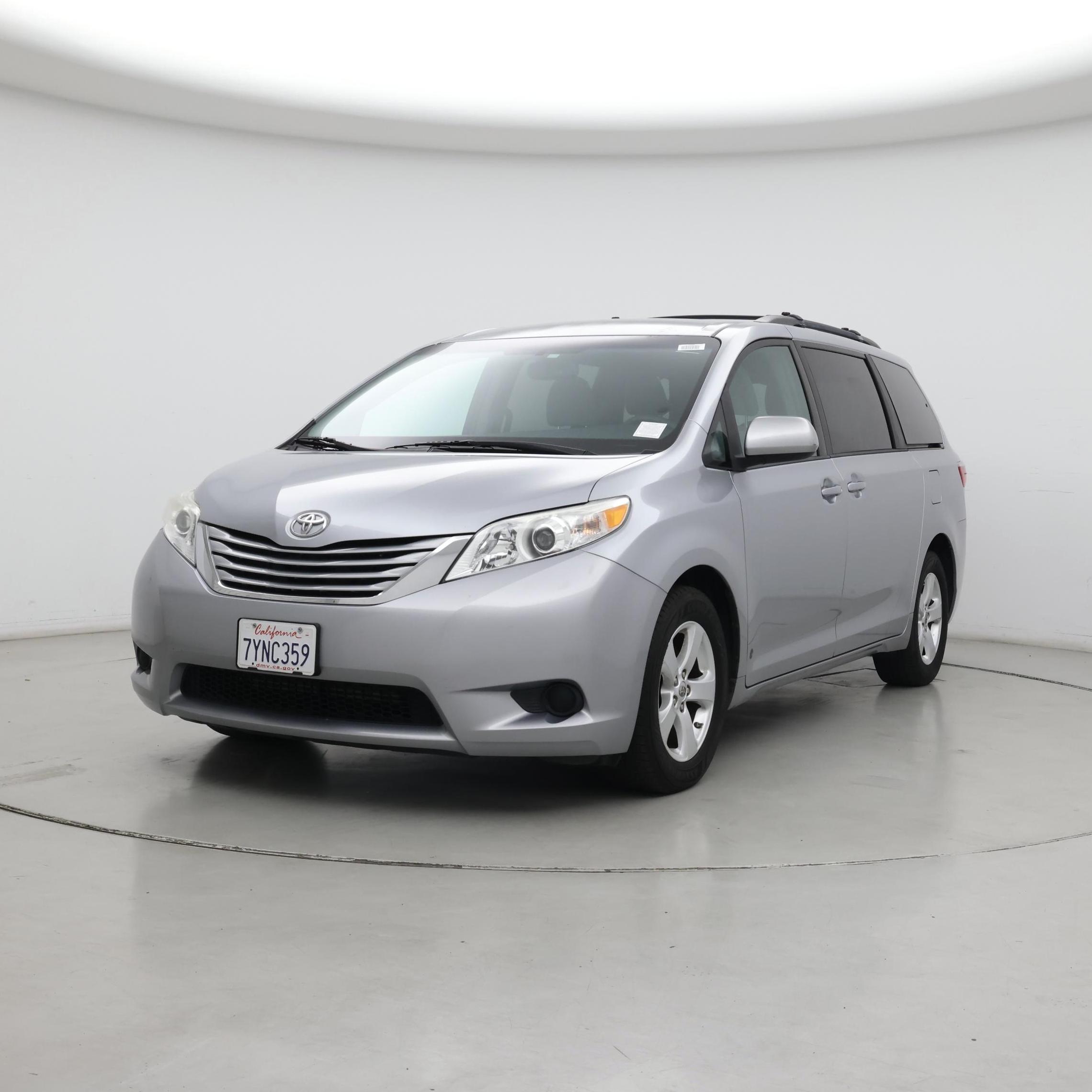 Thumbnail: 2017 Toyota Sienna - 4