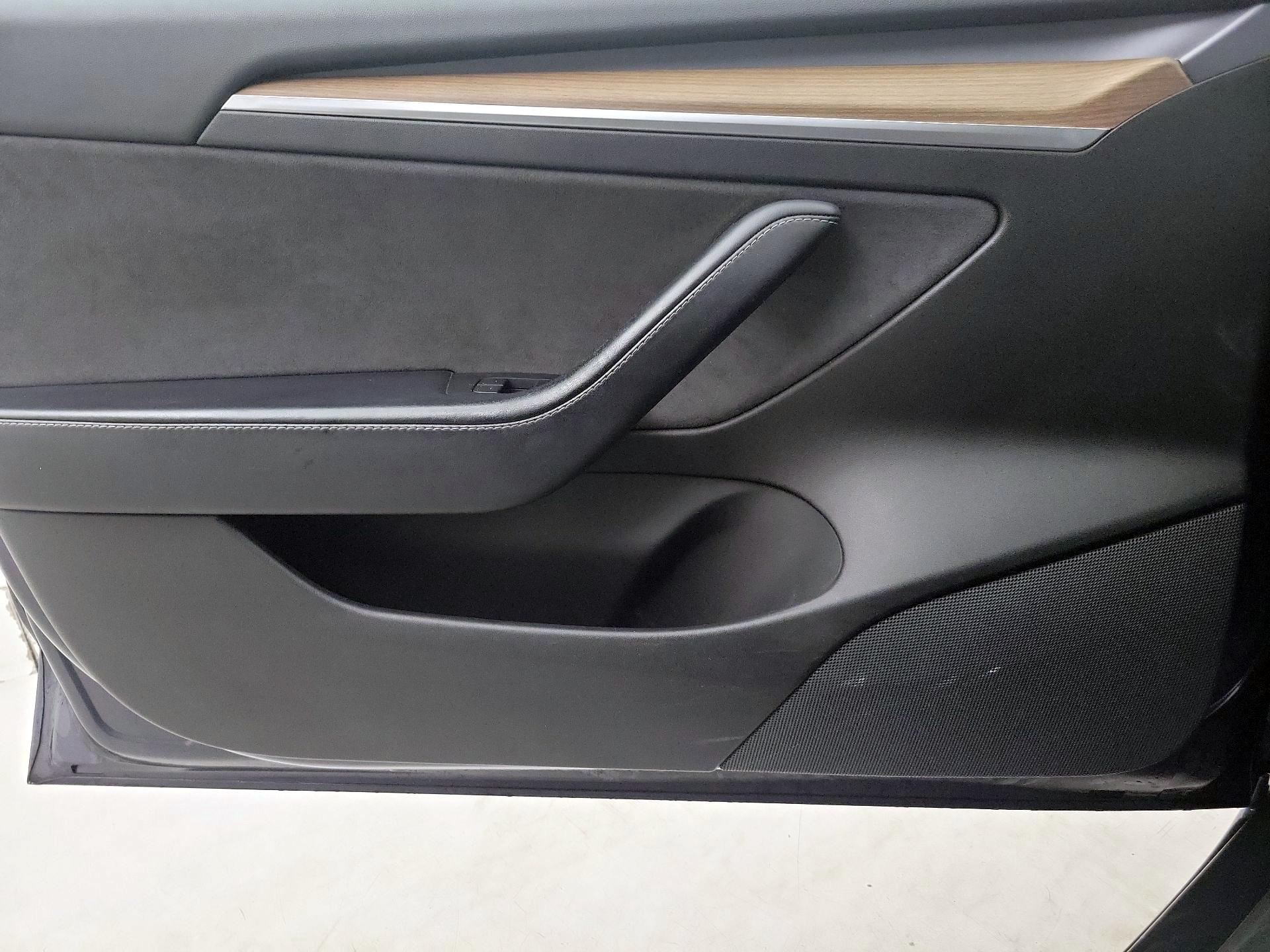 Thumbnail: 2021 Tesla Model 3 - 12