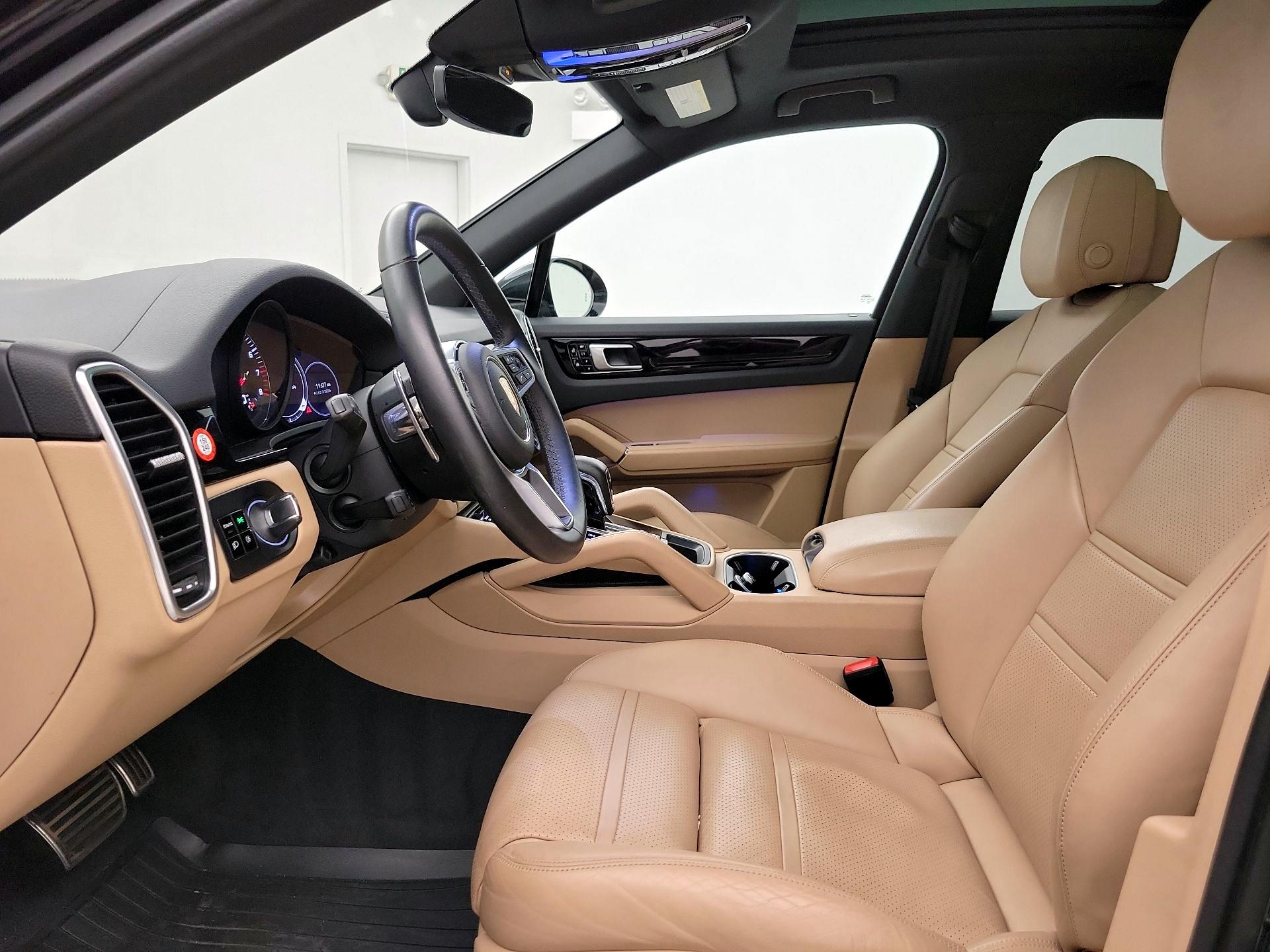 Thumbnail: 2020 Porsche Cayenne - 11
