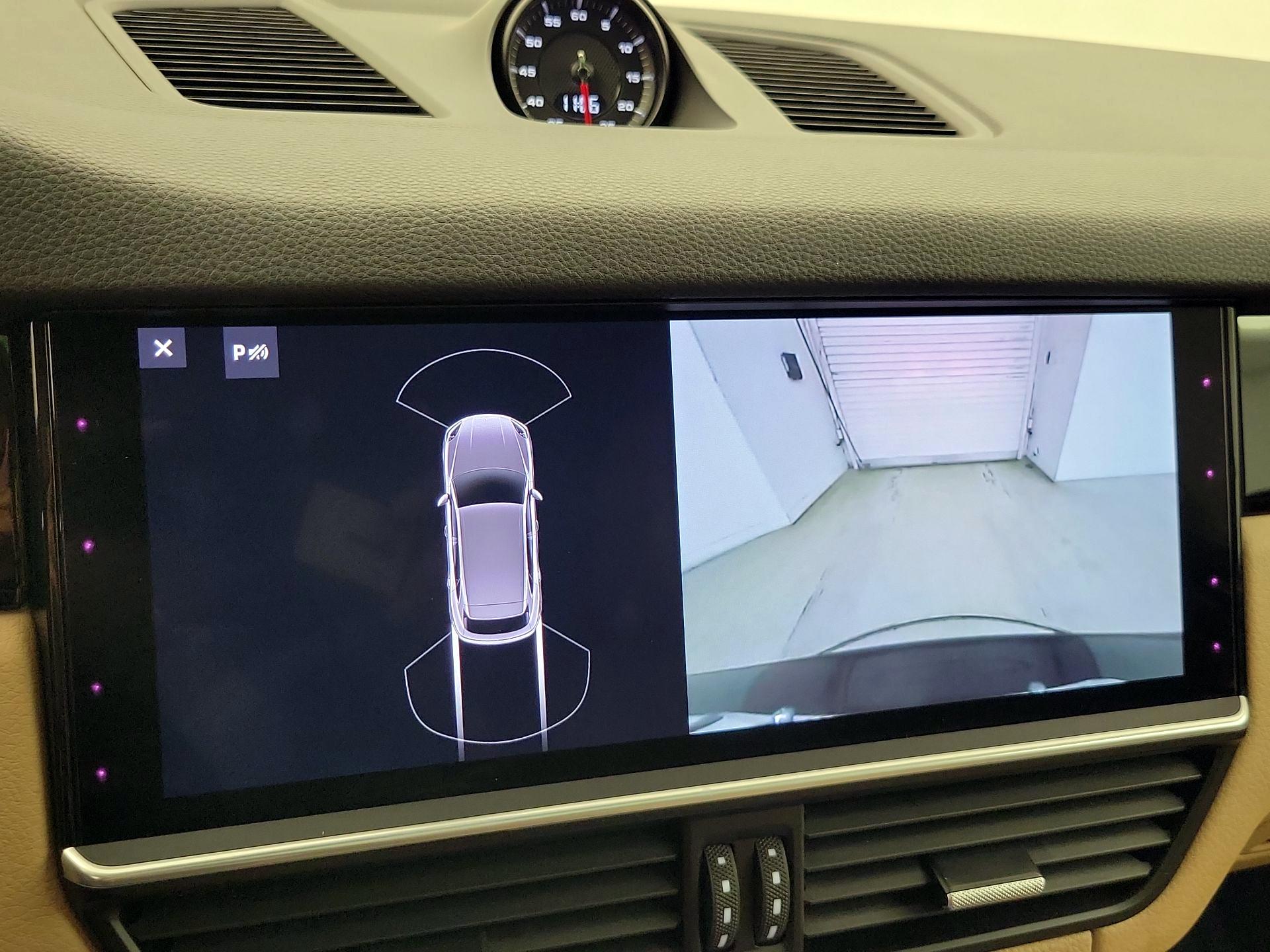 Thumbnail: 2020 Porsche Cayenne - 15