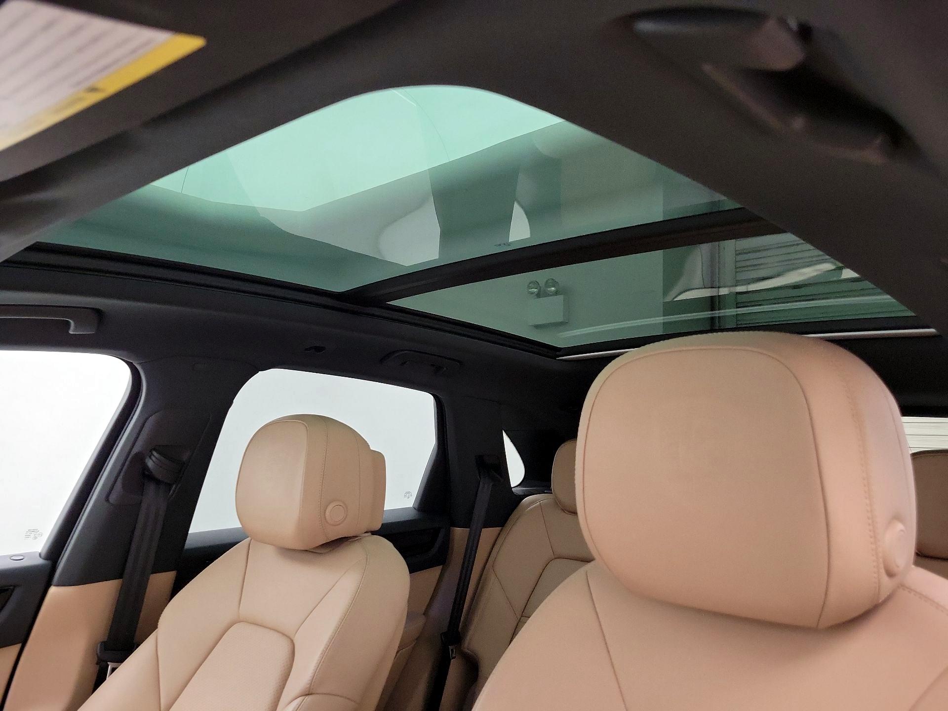 Thumbnail: 2020 Porsche Cayenne - 20