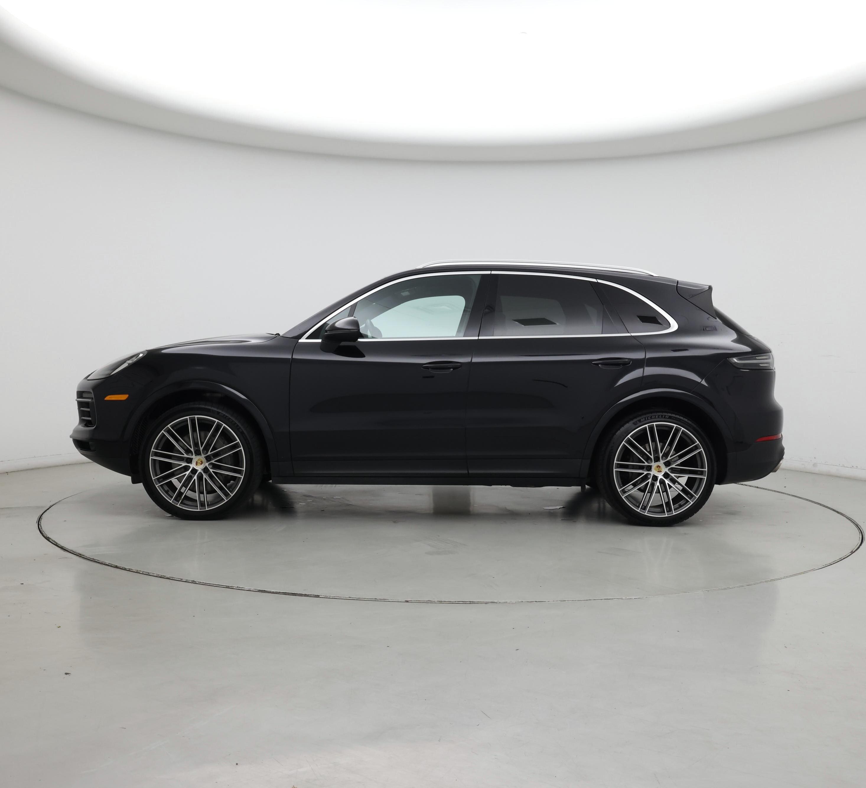 Thumbnail: 2020 Porsche Cayenne - 3