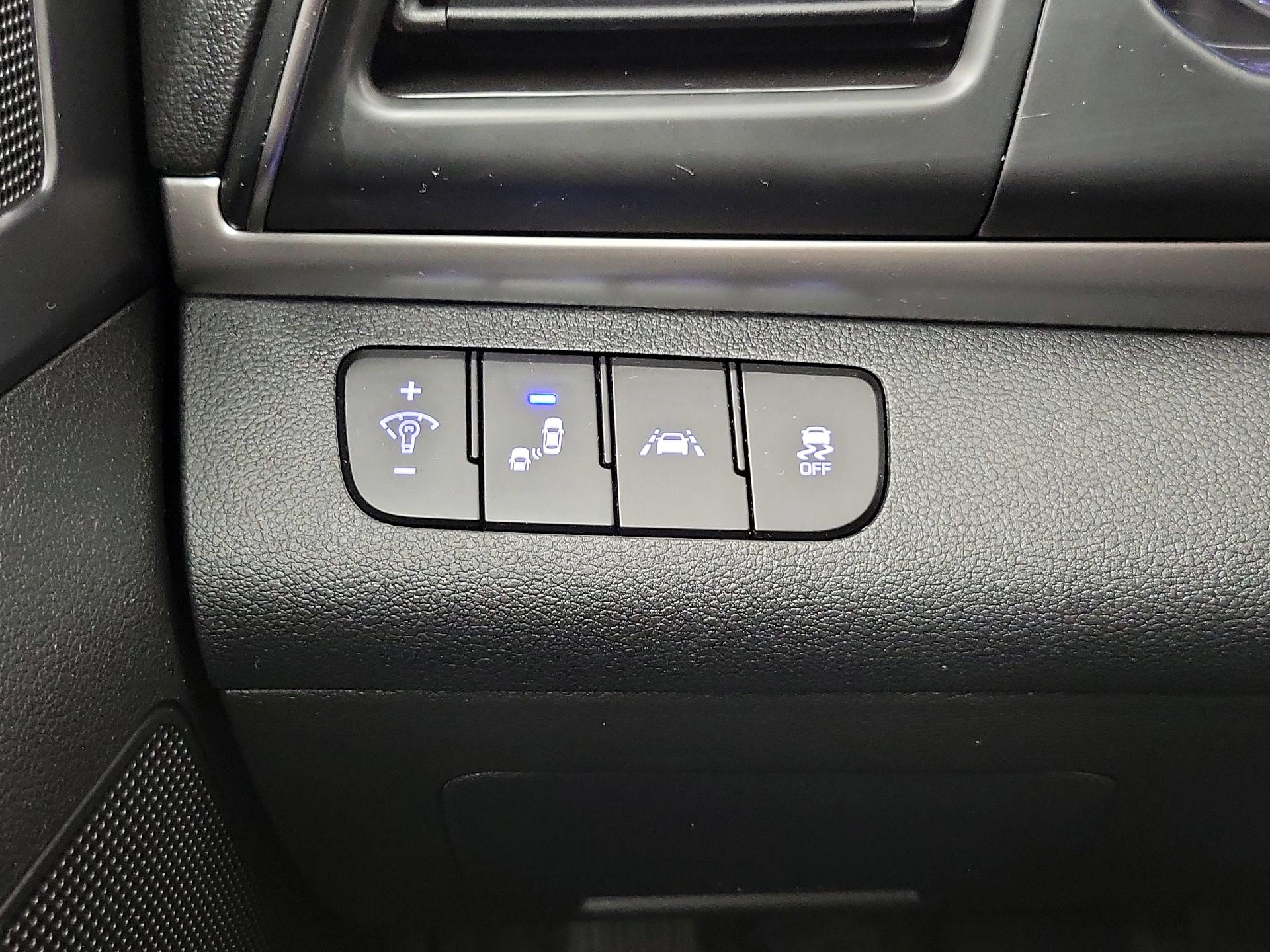 Thumbnail: 2020 Hyundai Elantra - 13