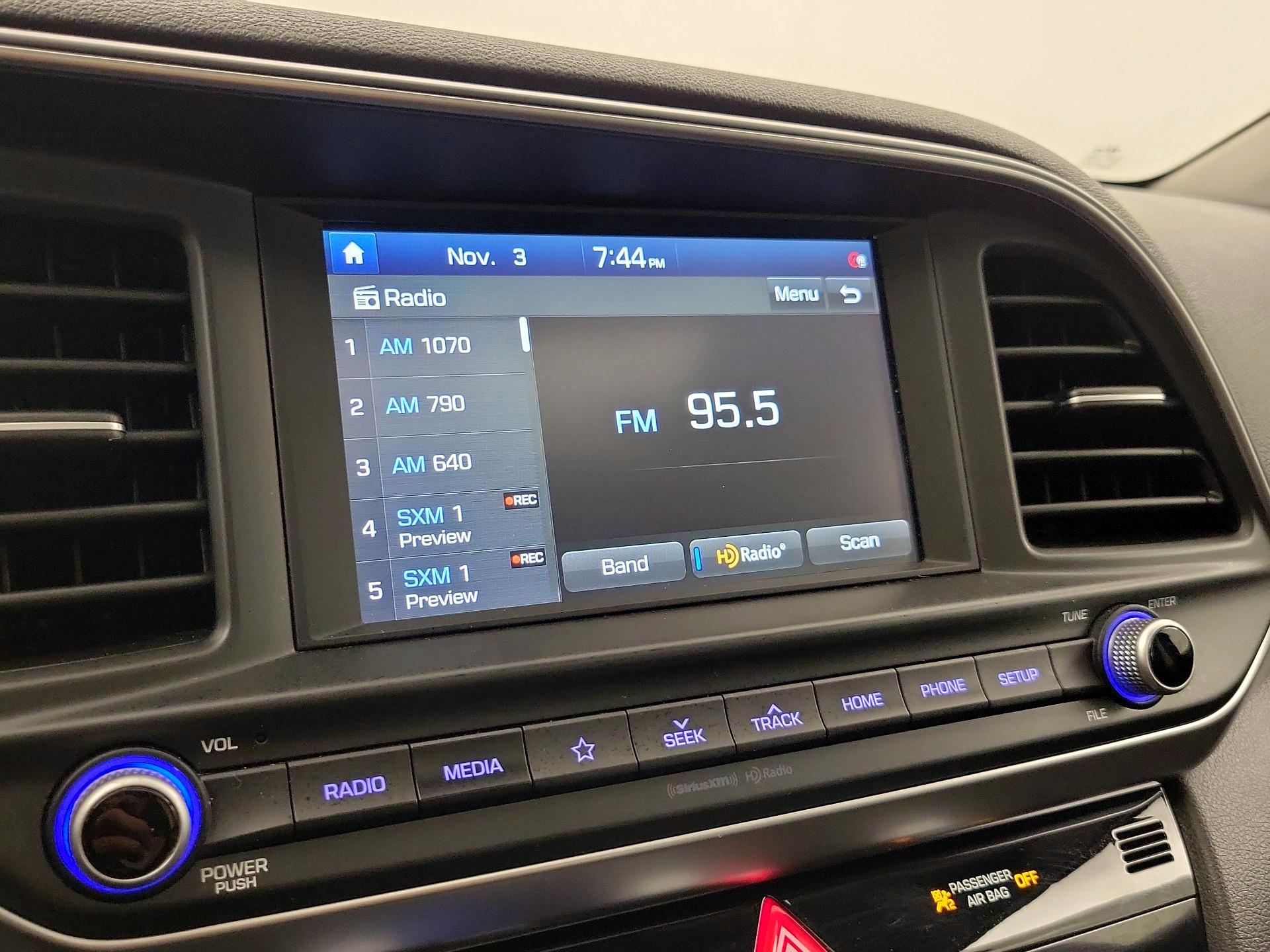 Thumbnail: 2020 Hyundai Elantra - 15