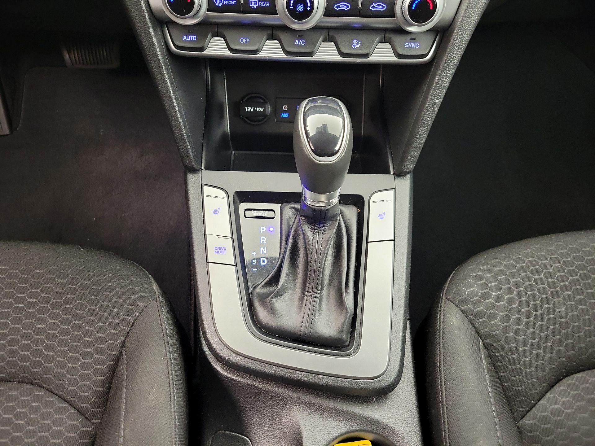 Thumbnail: 2020 Hyundai Elantra - 17