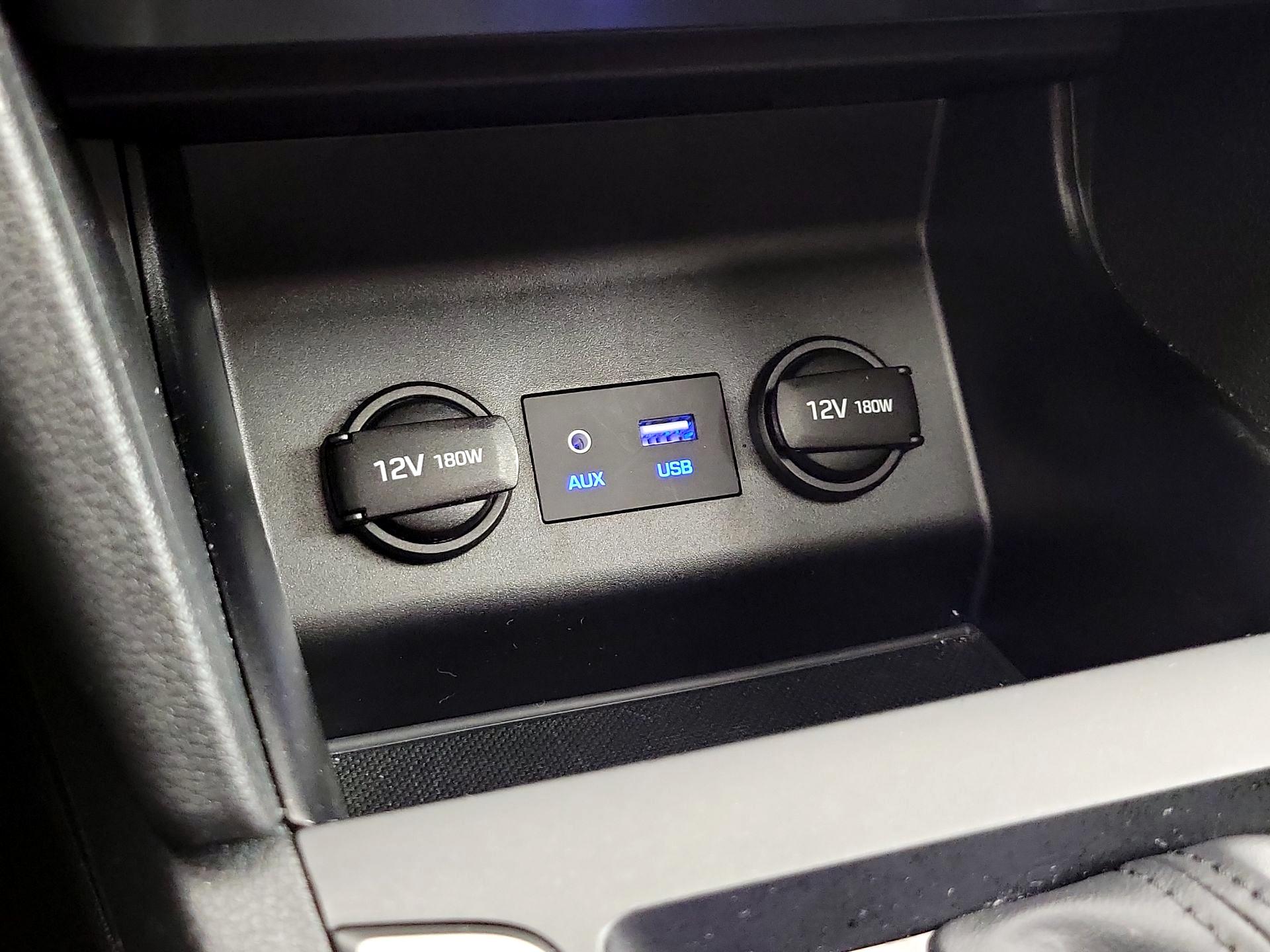 Thumbnail: 2020 Hyundai Elantra - 18