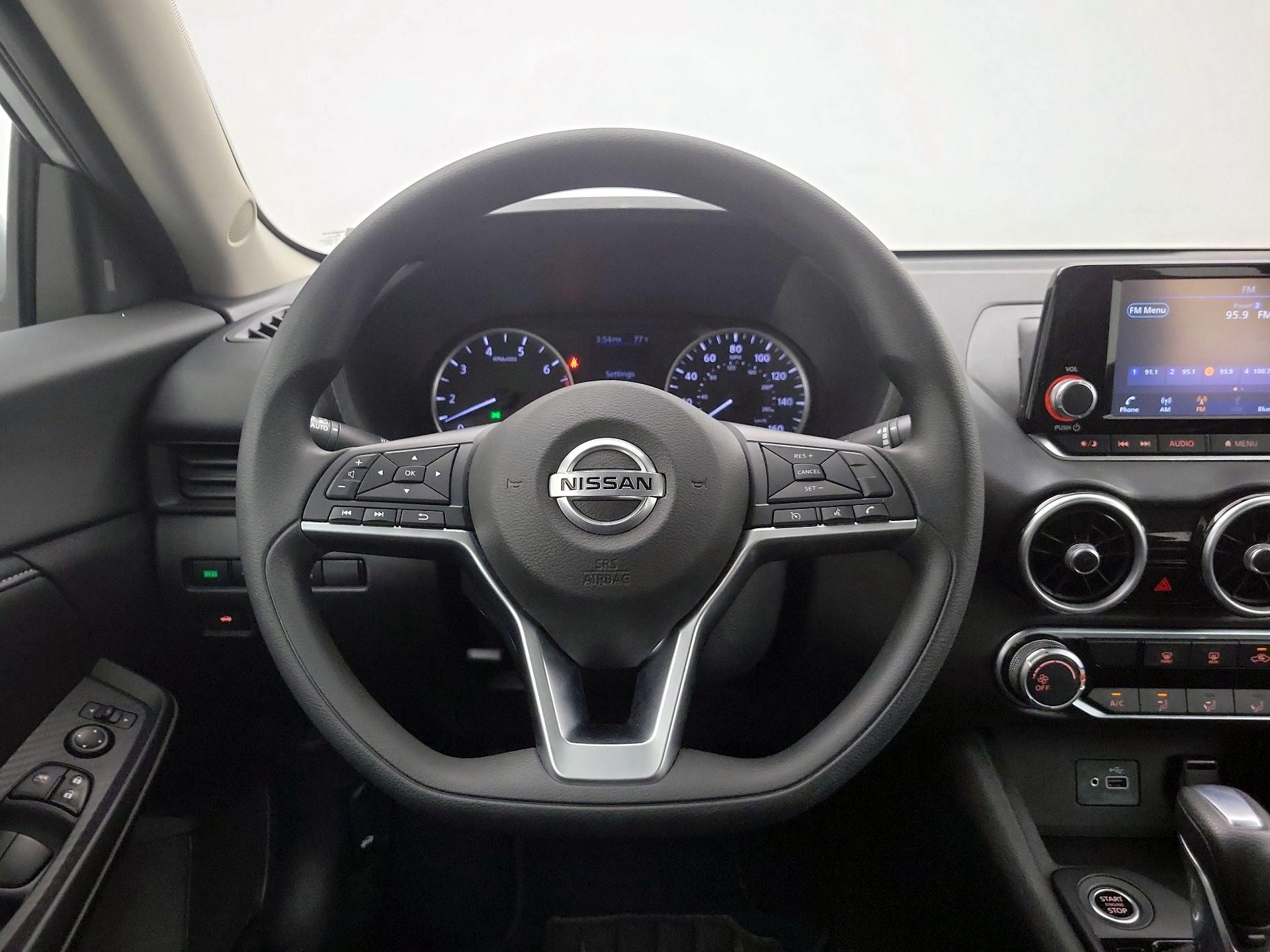 Thumbnail: 2022 Nissan Sentra - 10