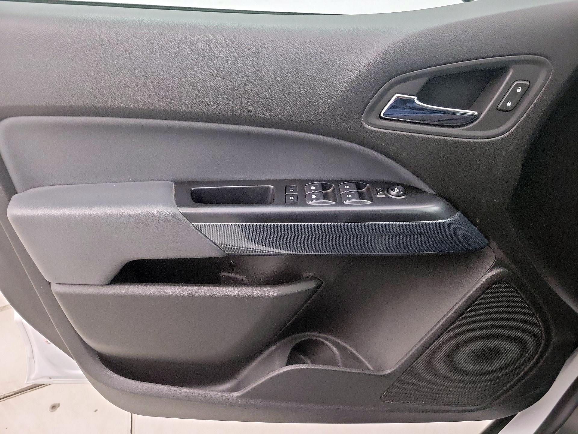 Thumbnail: 2017 Chevrolet Colorado - 12