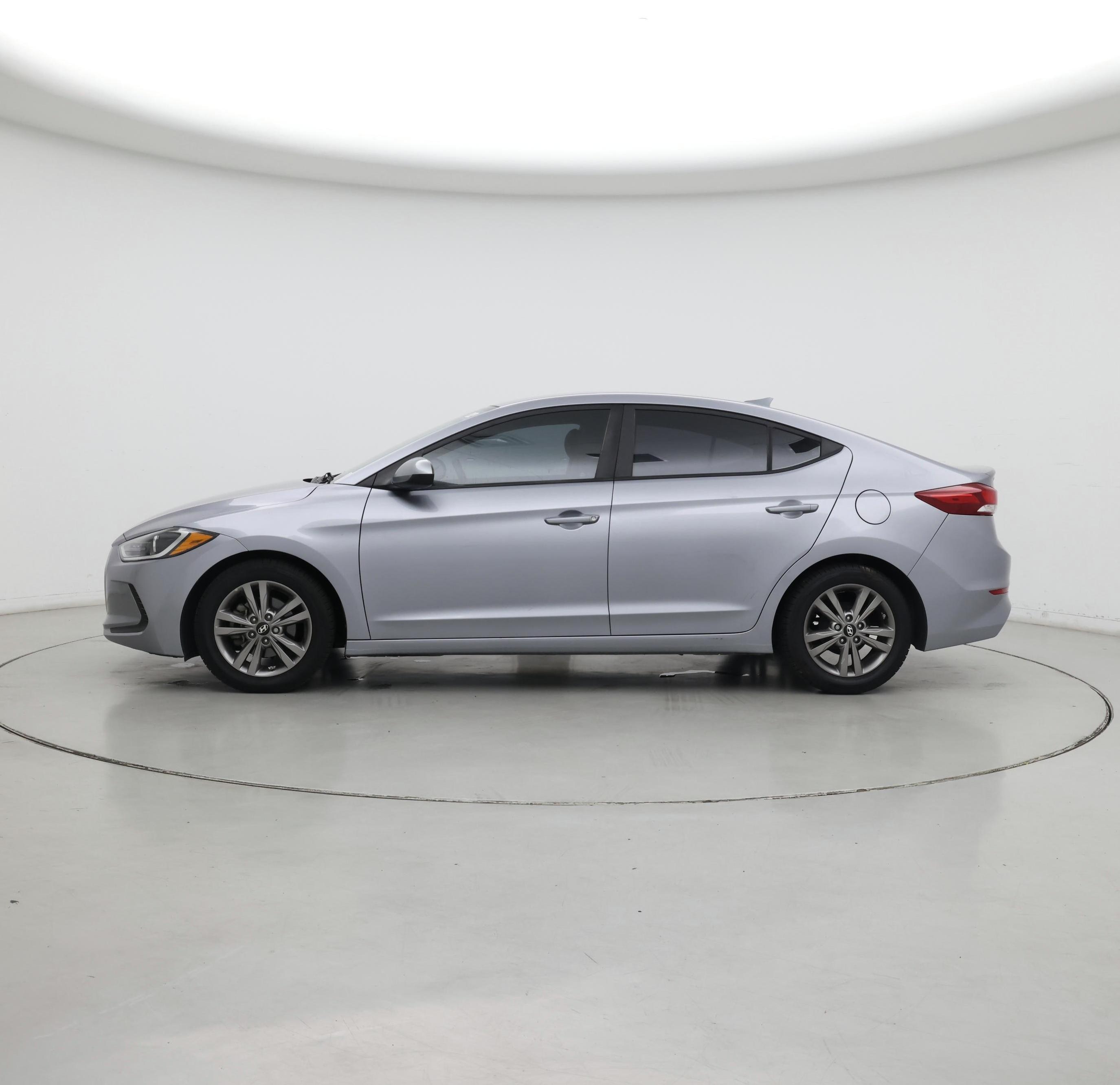 Thumbnail: 2017 Hyundai Elantra - 3