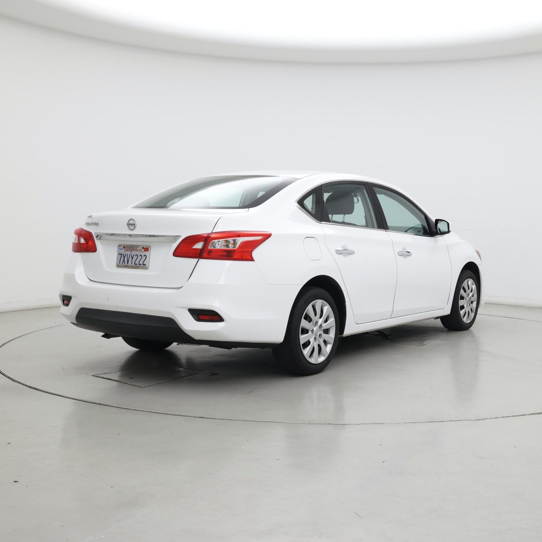 Thumbnail: 2017 Nissan Sentra - 8