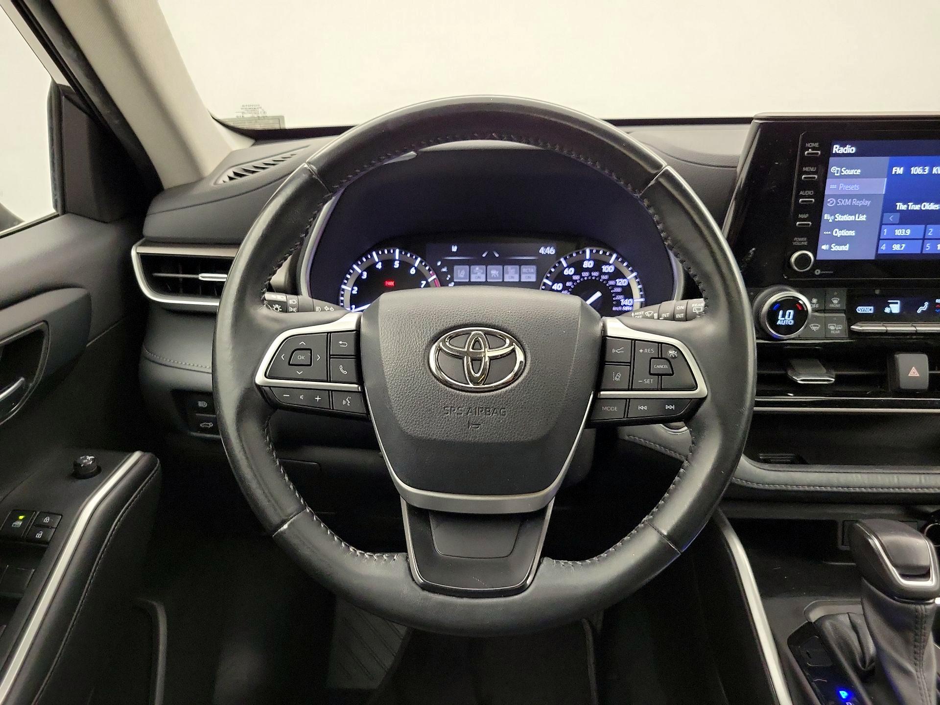 Thumbnail: 2022 Toyota Highlander - 10