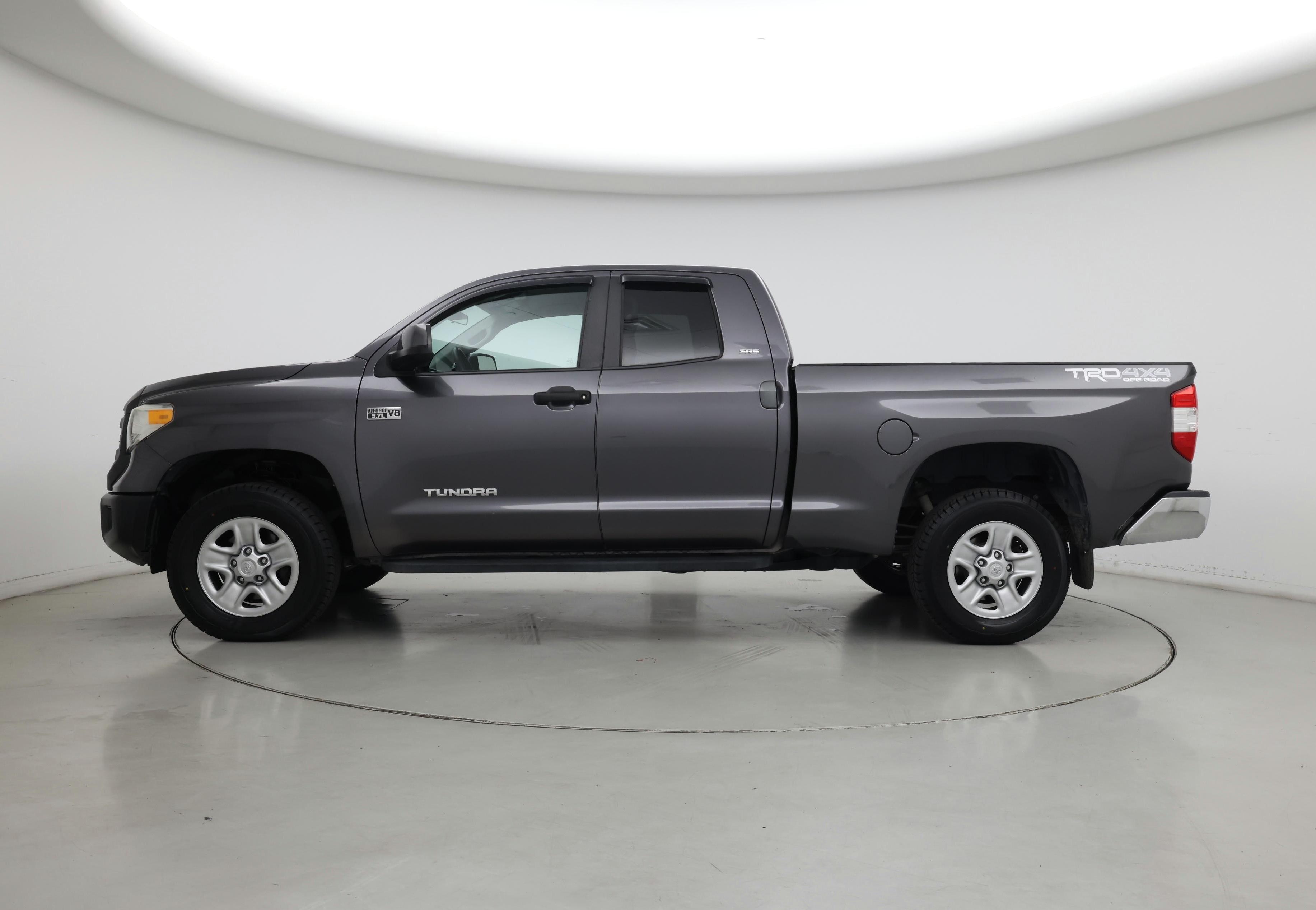 Thumbnail: 2017 Toyota Tundra - 3