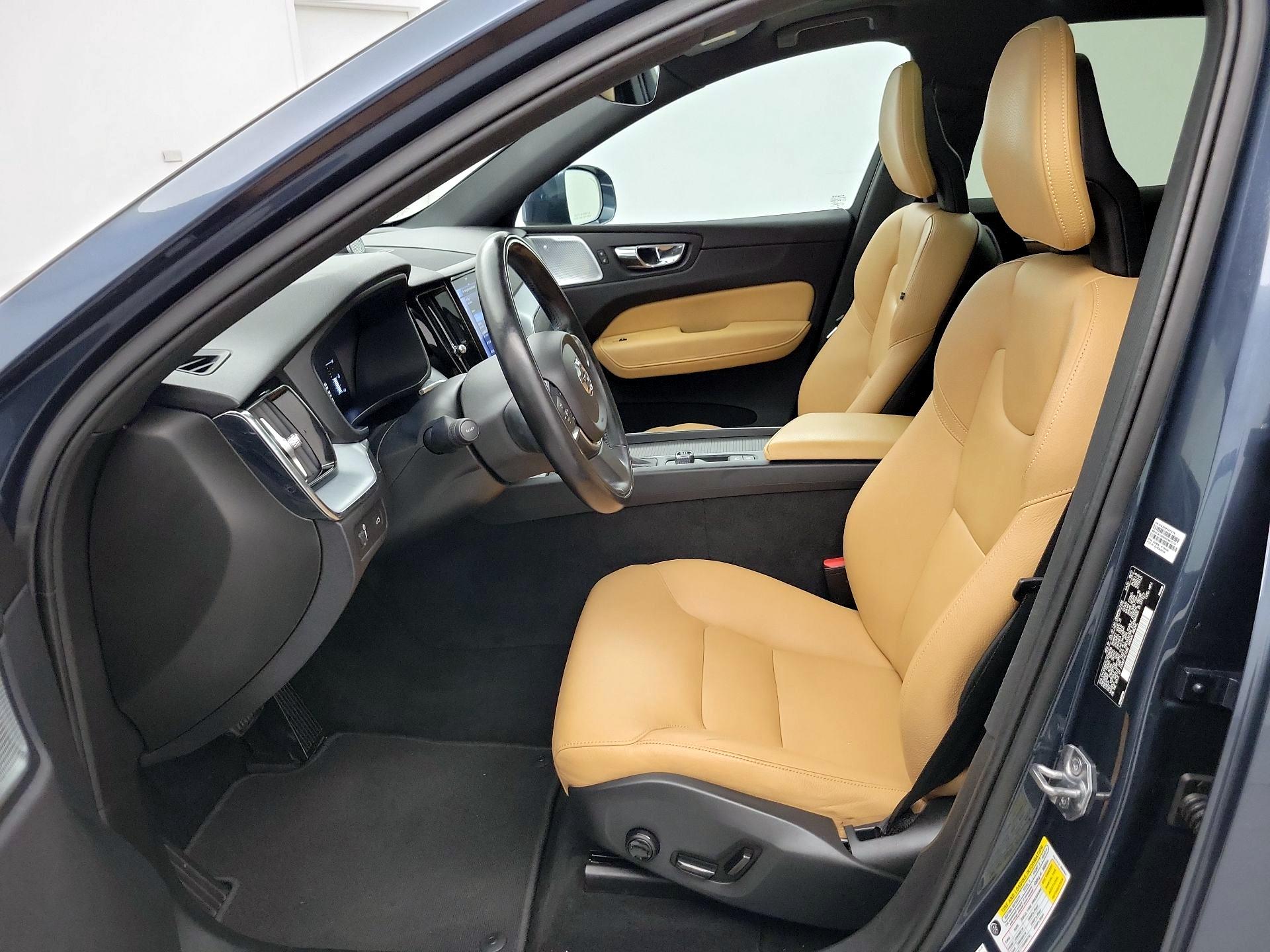 Thumbnail: 2018 Volvo XC60 - 11
