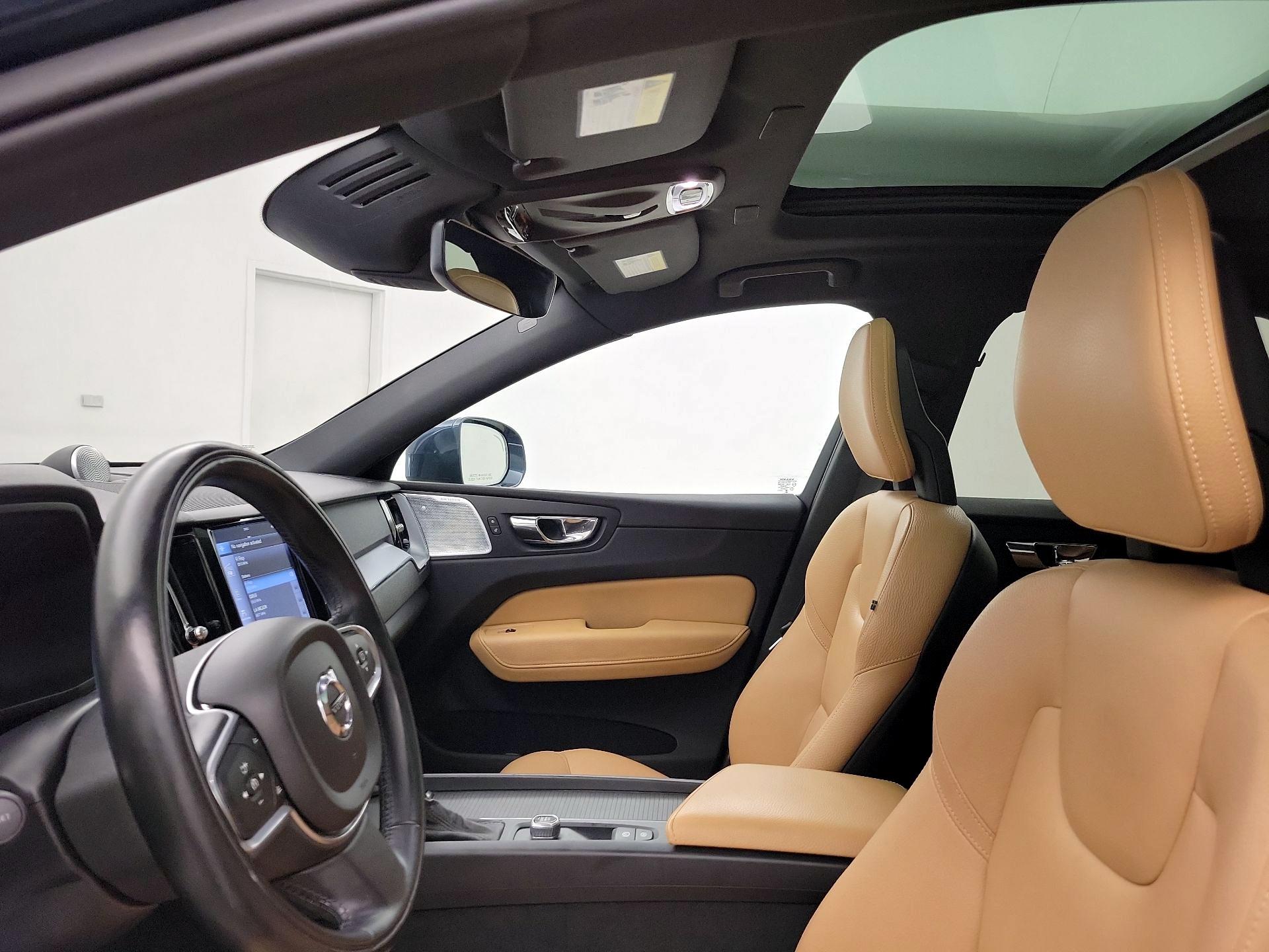 Thumbnail: 2018 Volvo XC60 - 19