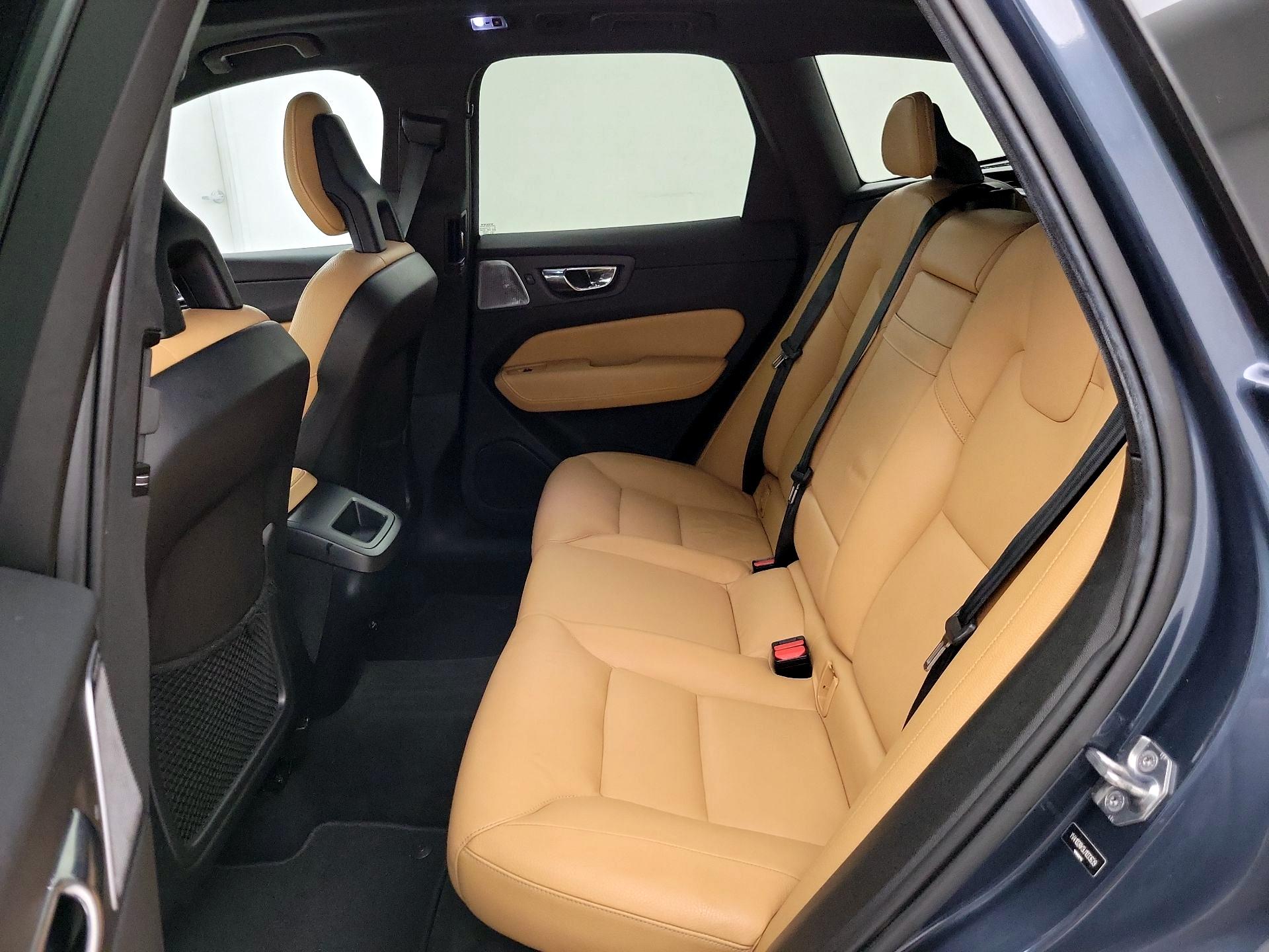 Thumbnail: 2018 Volvo XC60 - 20