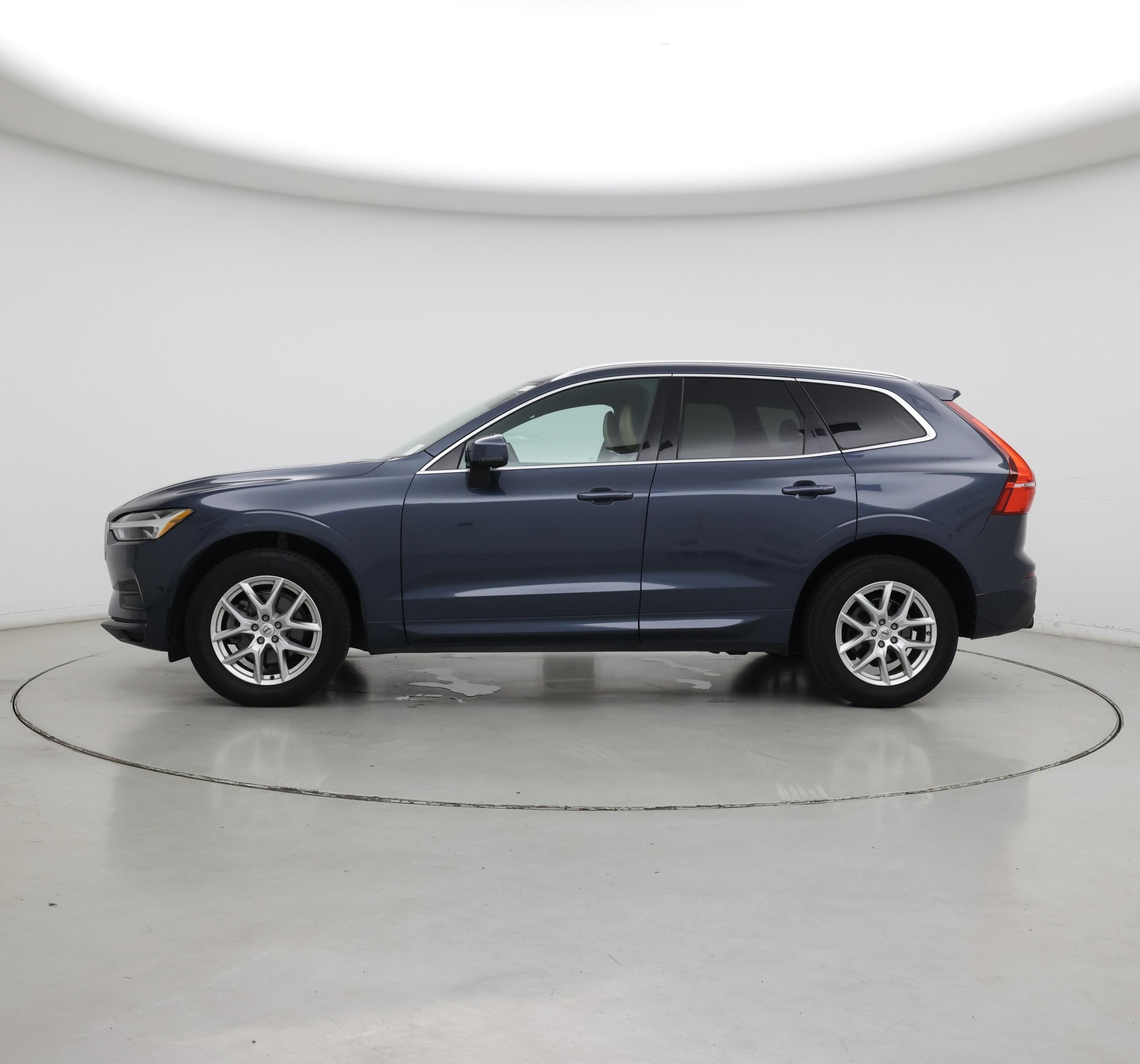 Thumbnail: 2018 Volvo XC60 - 3