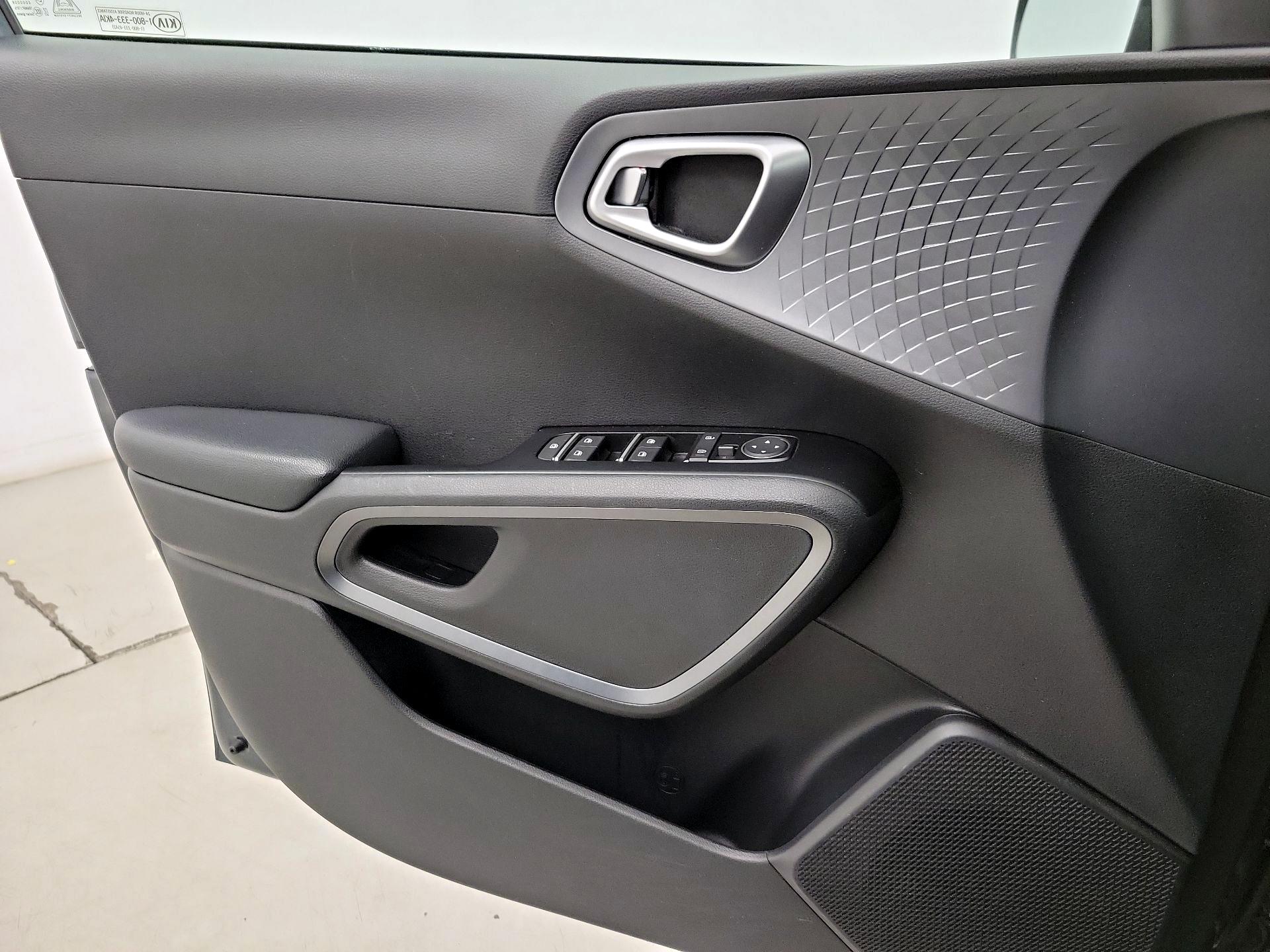 Thumbnail: 2020 Kia Soul - 12