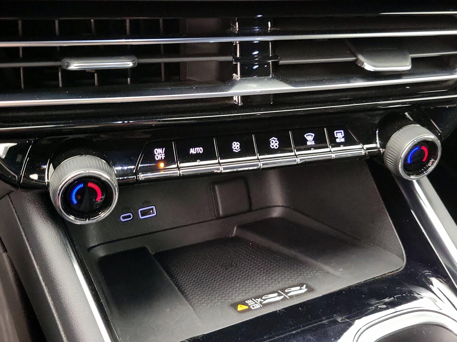 Thumbnail: 2024 Chevrolet Traverse - 16