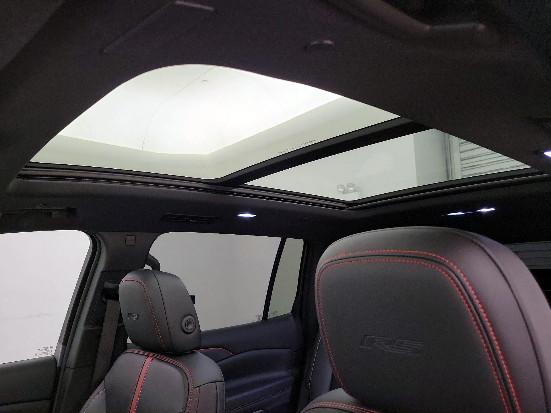 Thumbnail: 2024 Chevrolet Traverse - 19