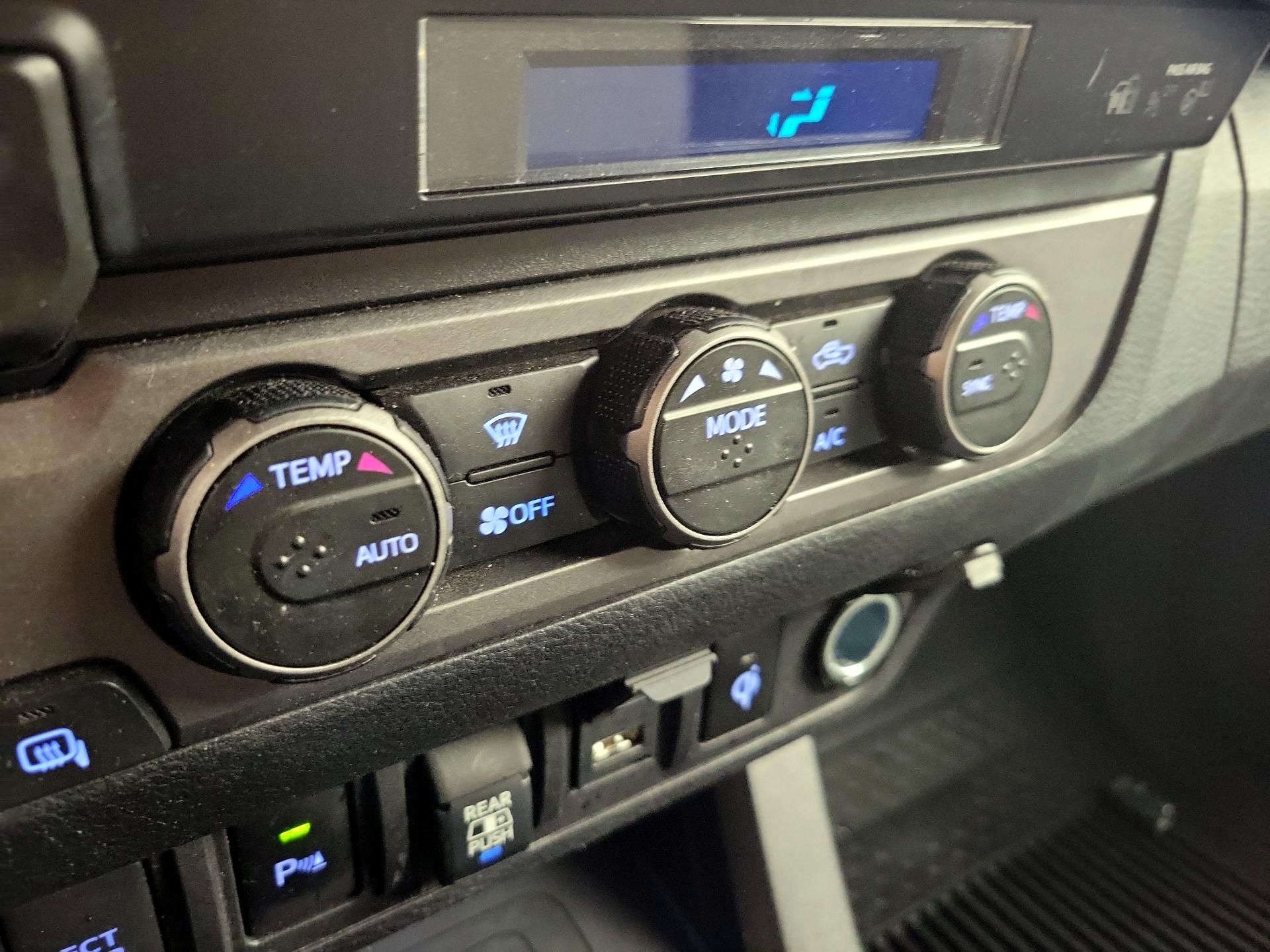 Thumbnail: 2021 Toyota Tacoma - 16