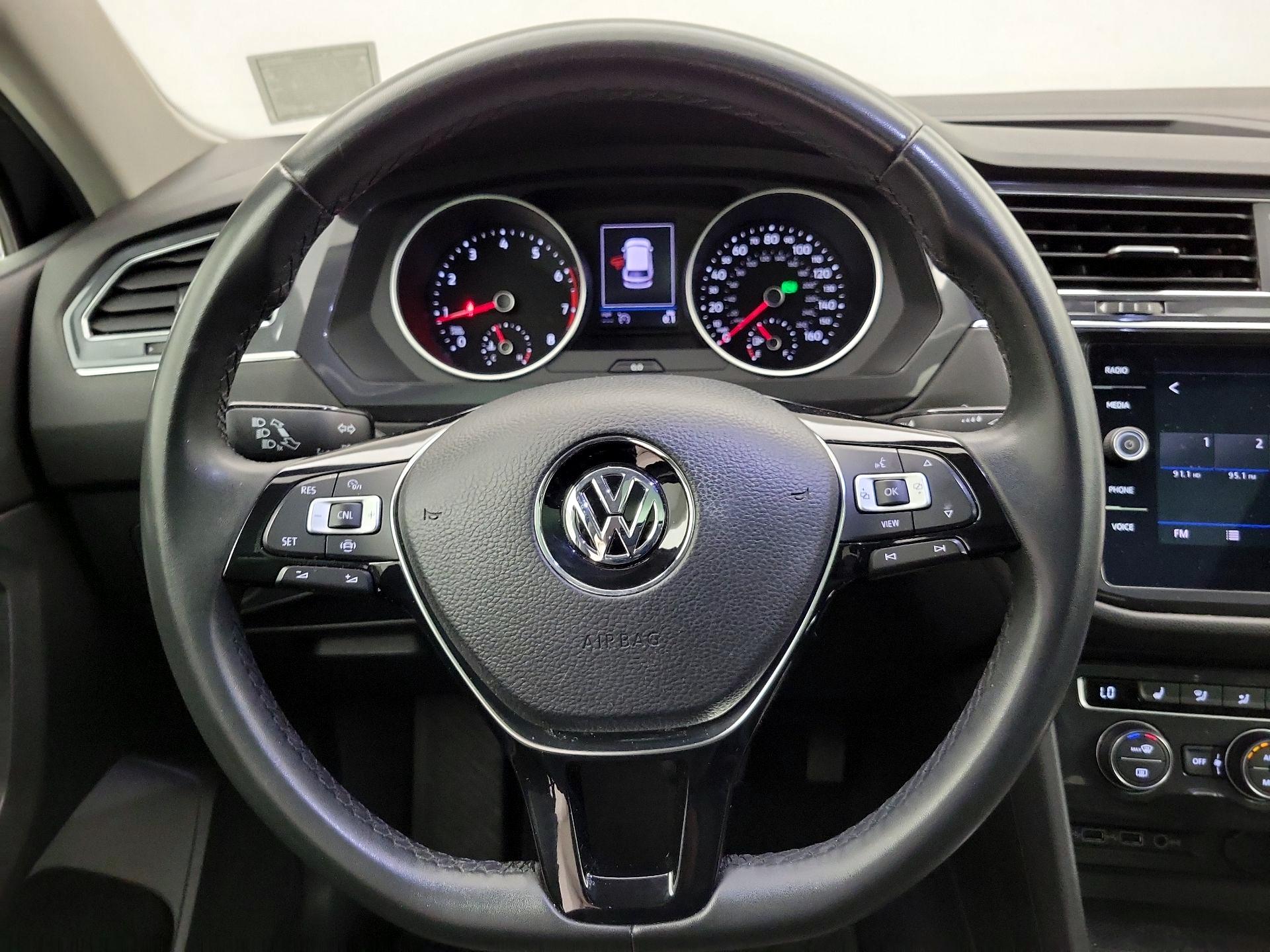 Thumbnail: 2020 Volkswagen Tiguan - 10