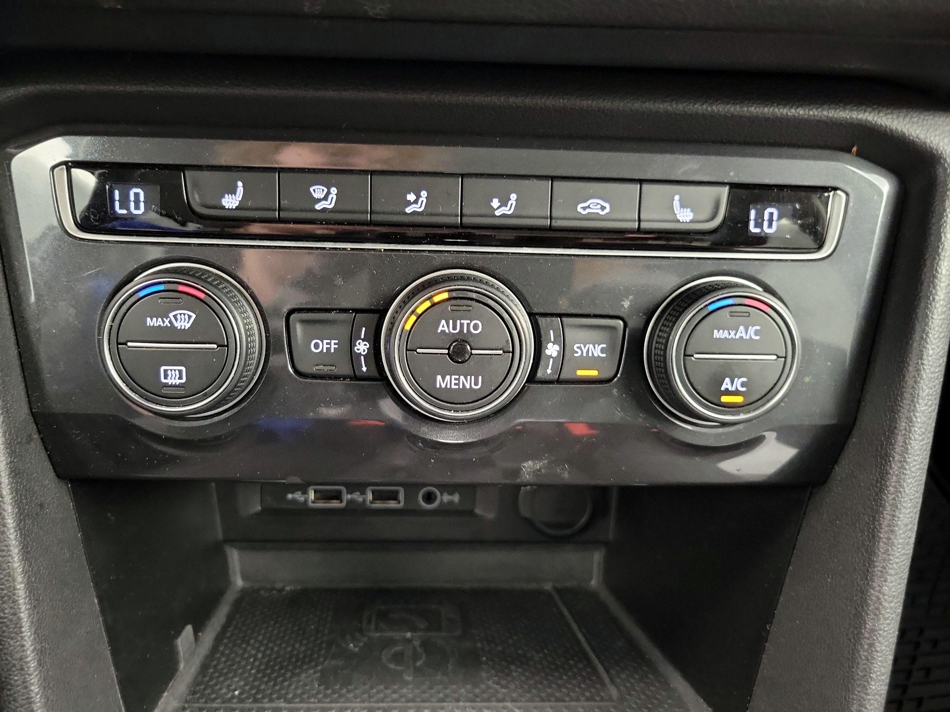 Thumbnail: 2020 Volkswagen Tiguan - 16