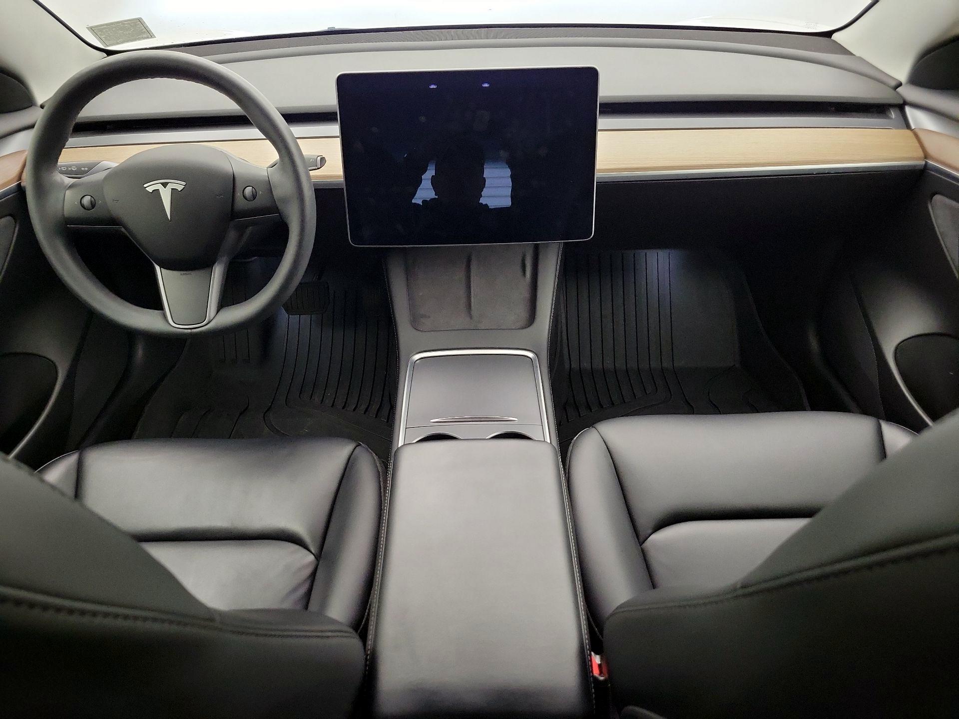 Thumbnail: 2022 Tesla Model 3 - 9