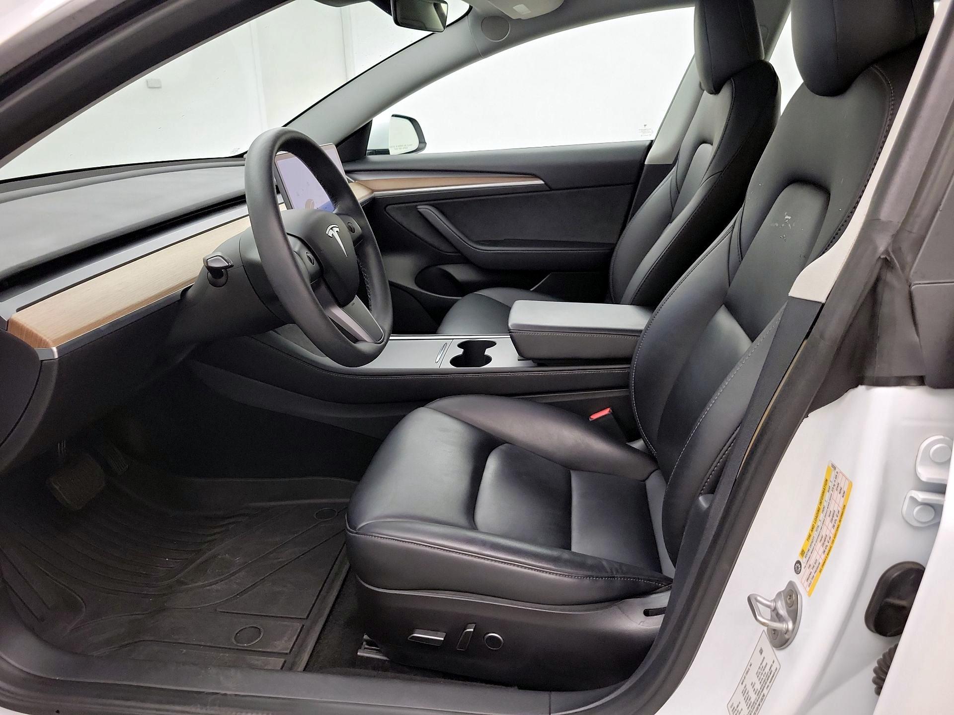 Thumbnail: 2022 Tesla Model 3 - 11