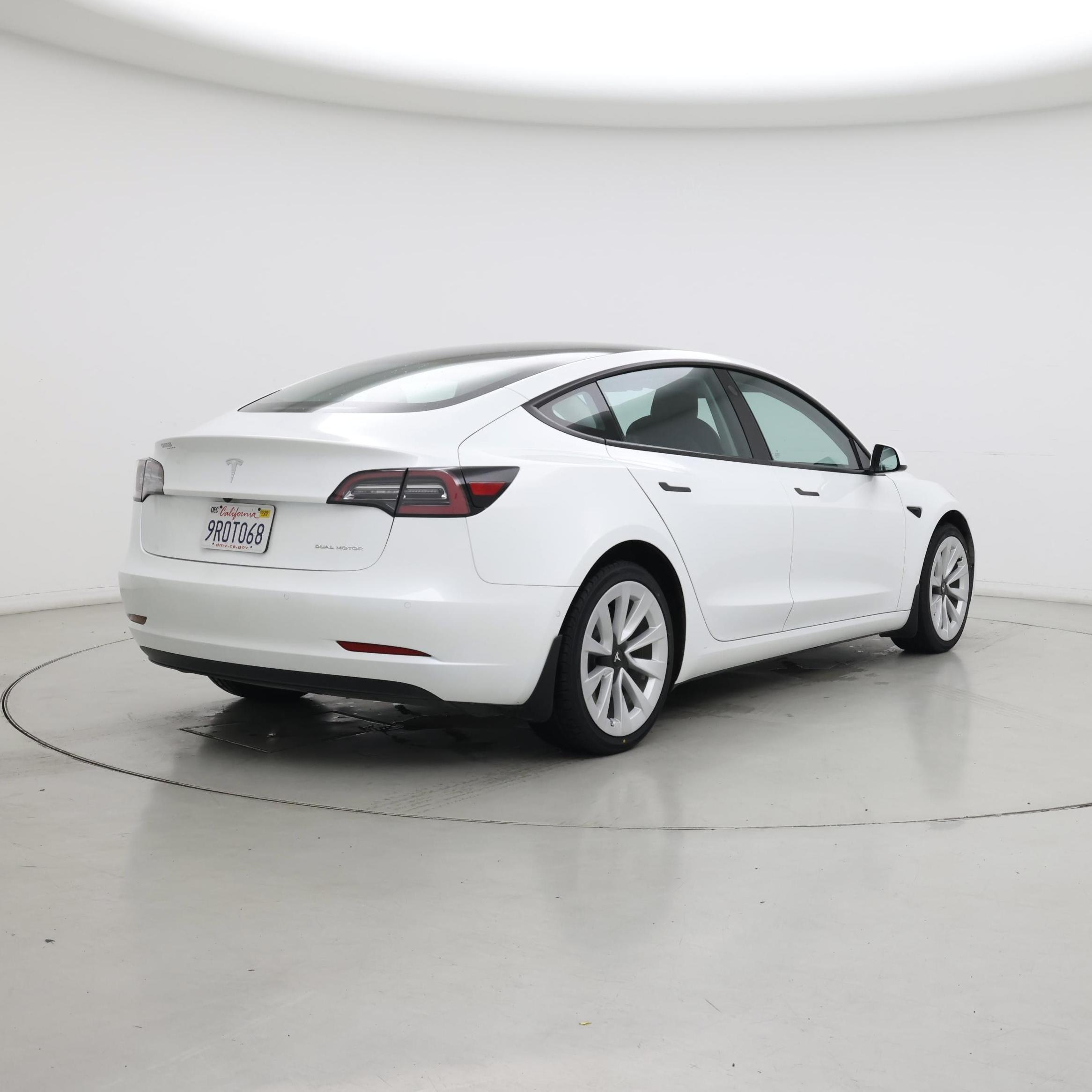 Thumbnail: 2022 Tesla Model 3 - 8