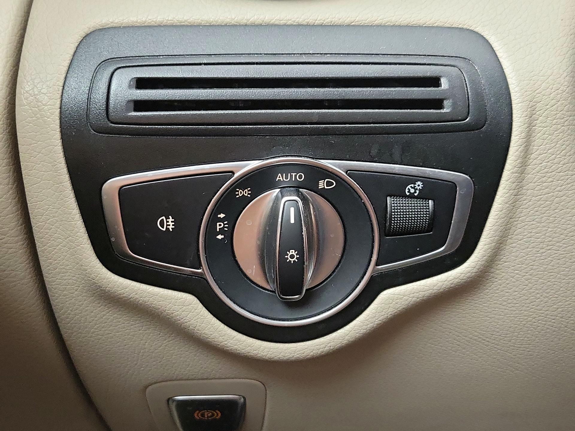 Thumbnail: 2019 Mercedes-Benz GLC - 13