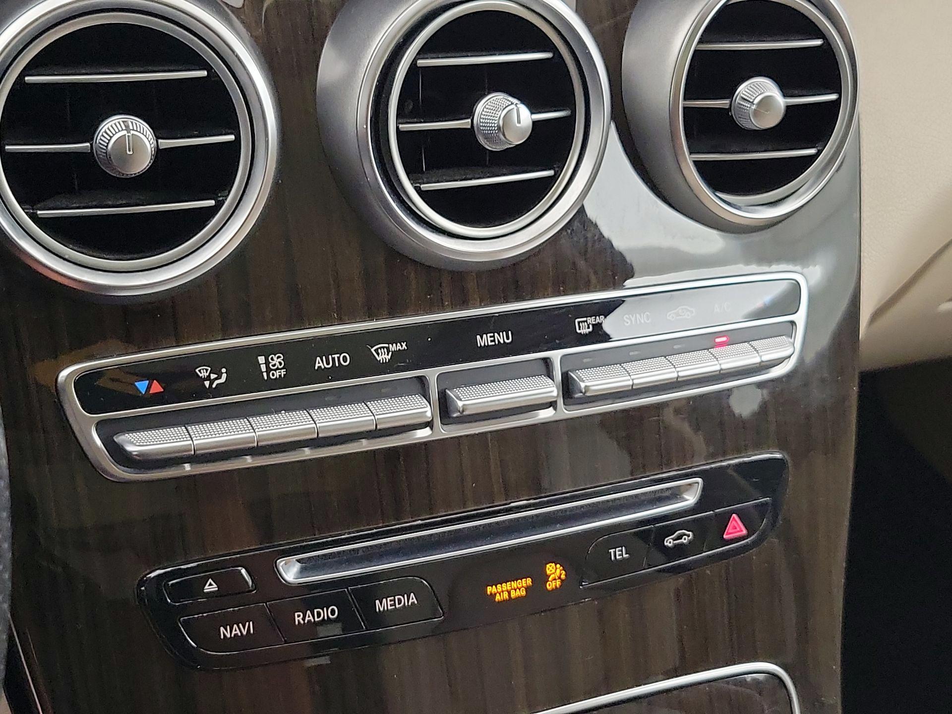 Thumbnail: 2019 Mercedes-Benz GLC - 17