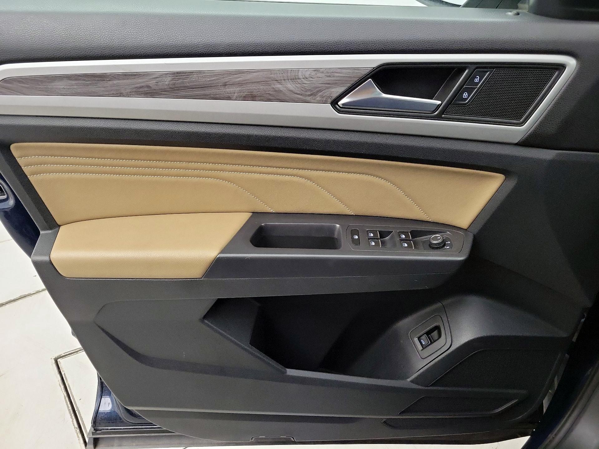 Thumbnail: 2021 Volkswagen Atlas - 12