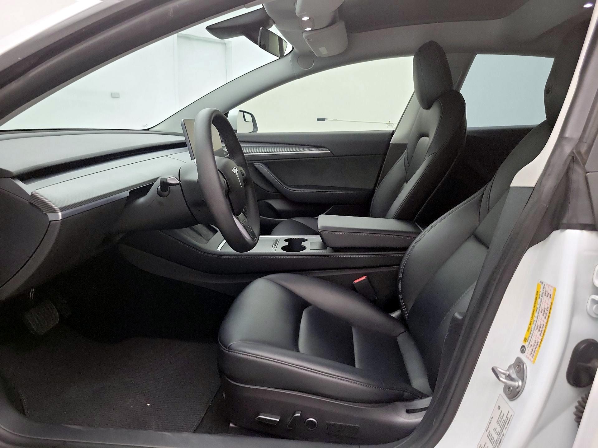 Thumbnail: 2022 Tesla Model 3 - 11