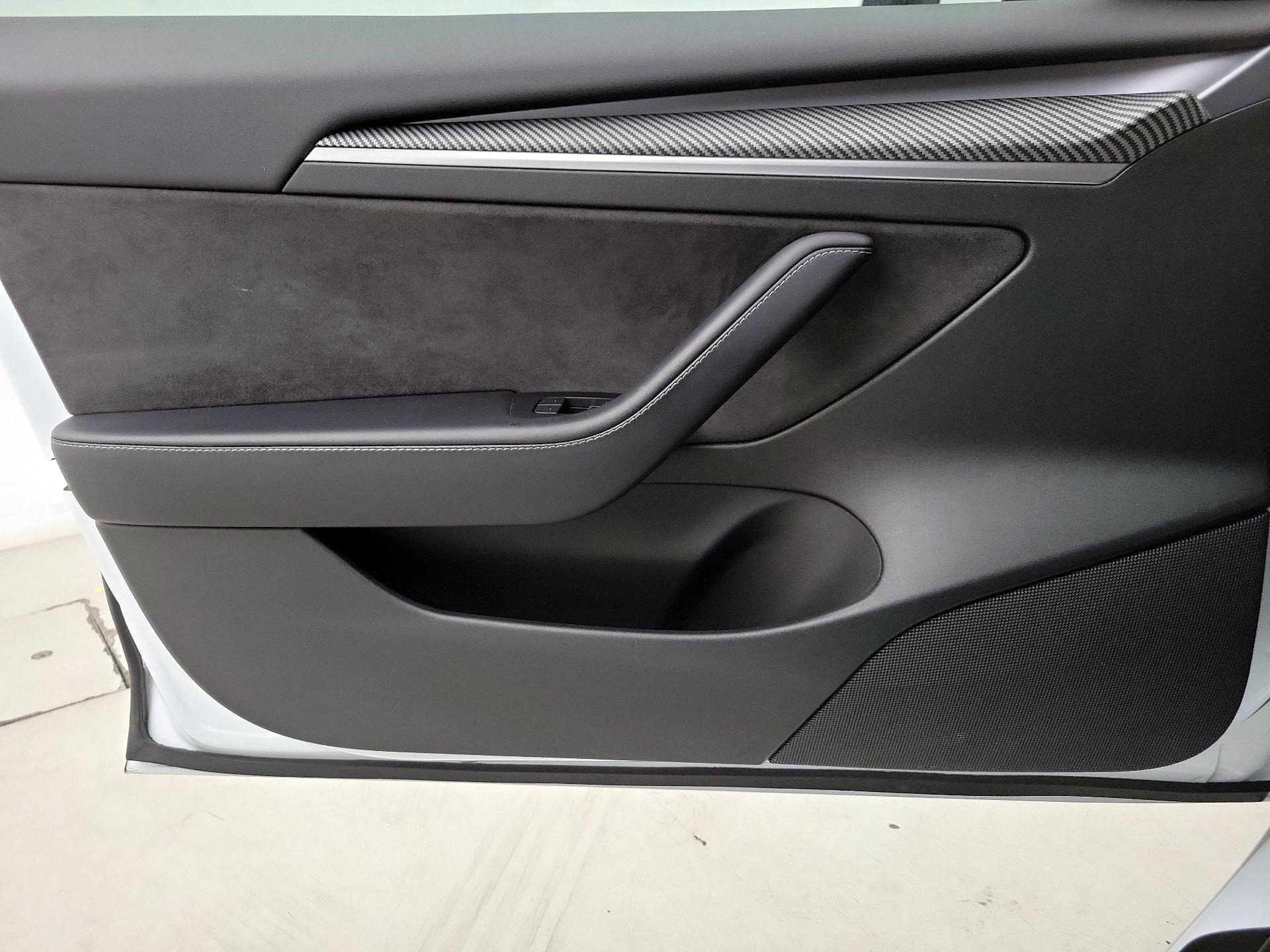 Thumbnail: 2022 Tesla Model 3 - 12