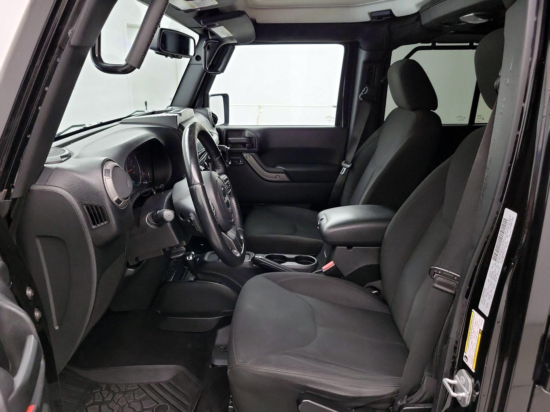 Thumbnail: 2015 Jeep Wrangler - 11