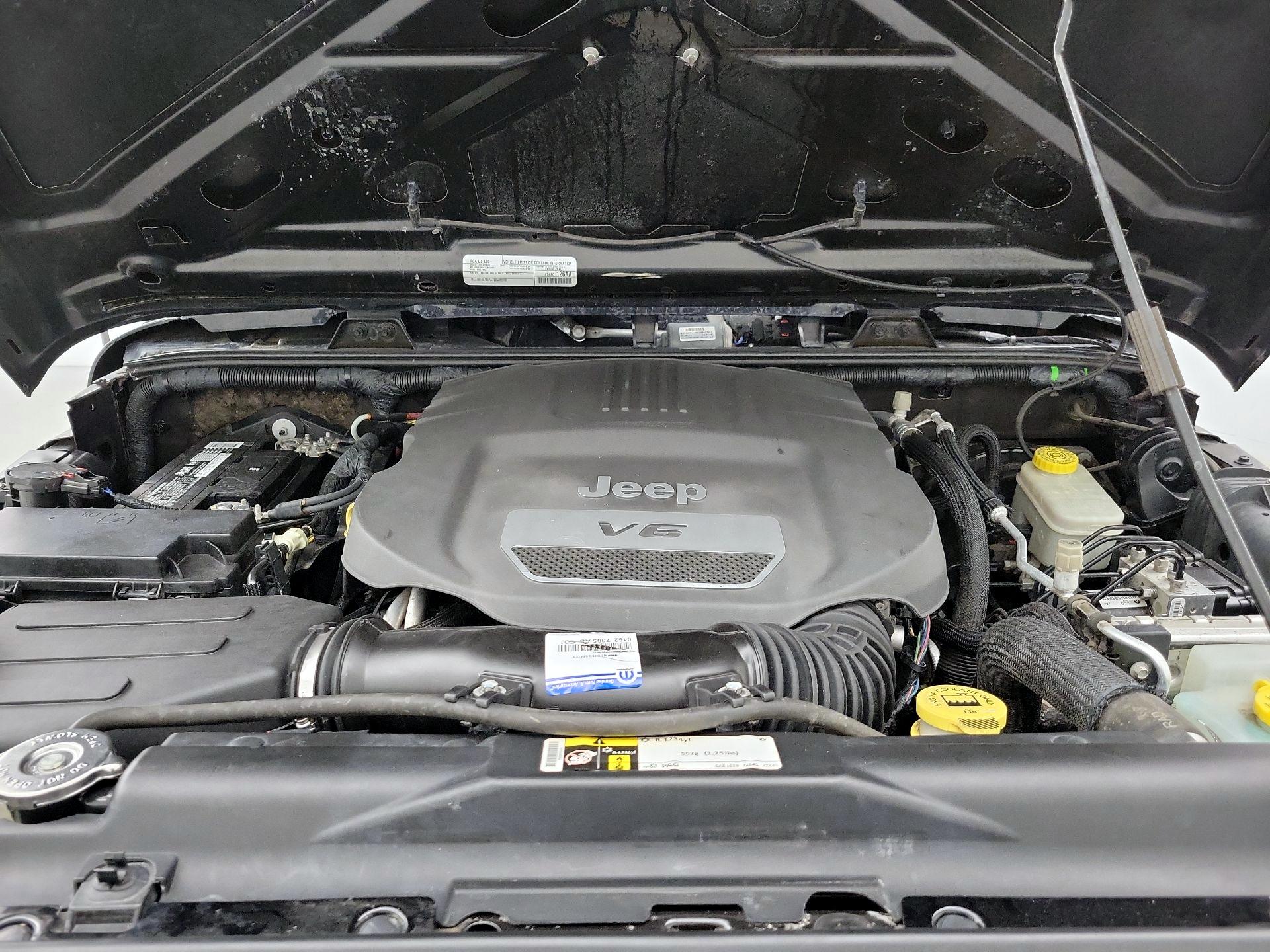 Thumbnail: 2015 Jeep Wrangler - 19