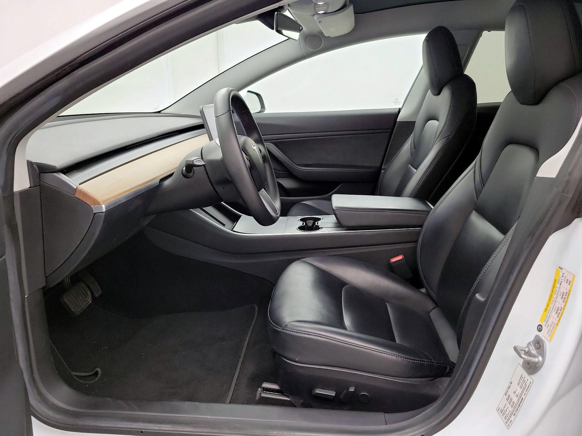 Thumbnail: 2019 Tesla Model 3 - 11