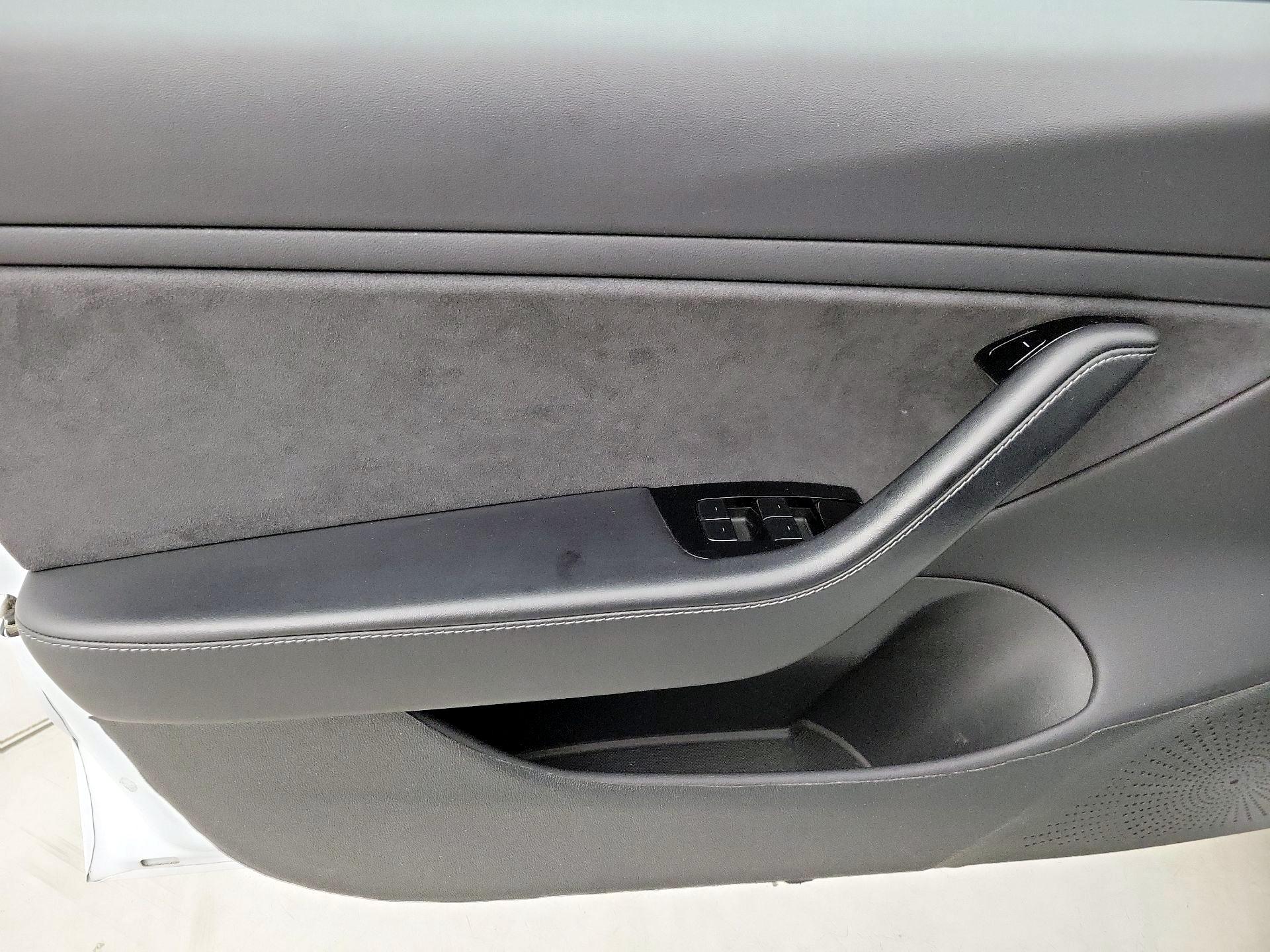 Thumbnail: 2019 Tesla Model 3 - 12