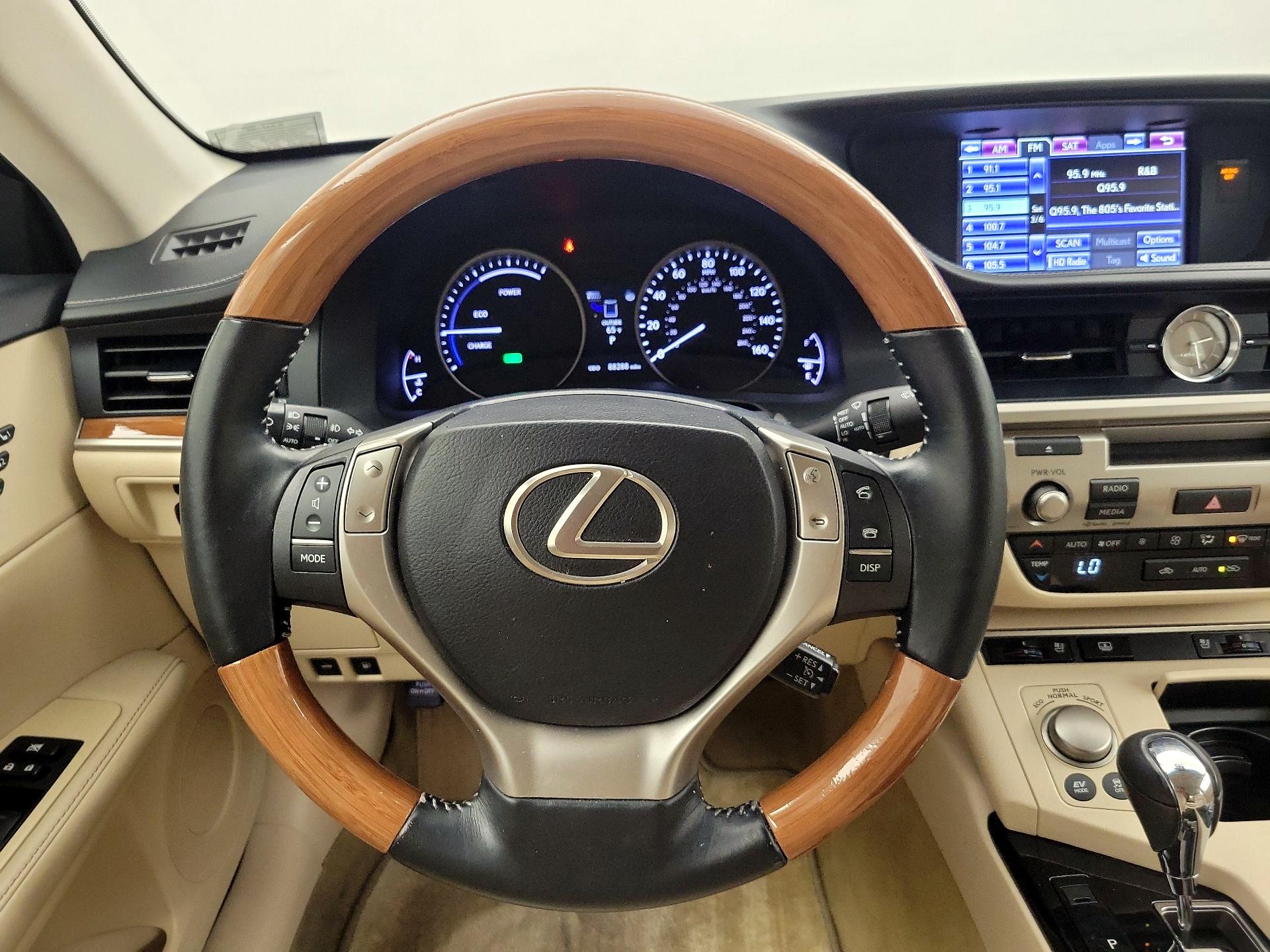 Thumbnail: 2014 Lexus ES - 10