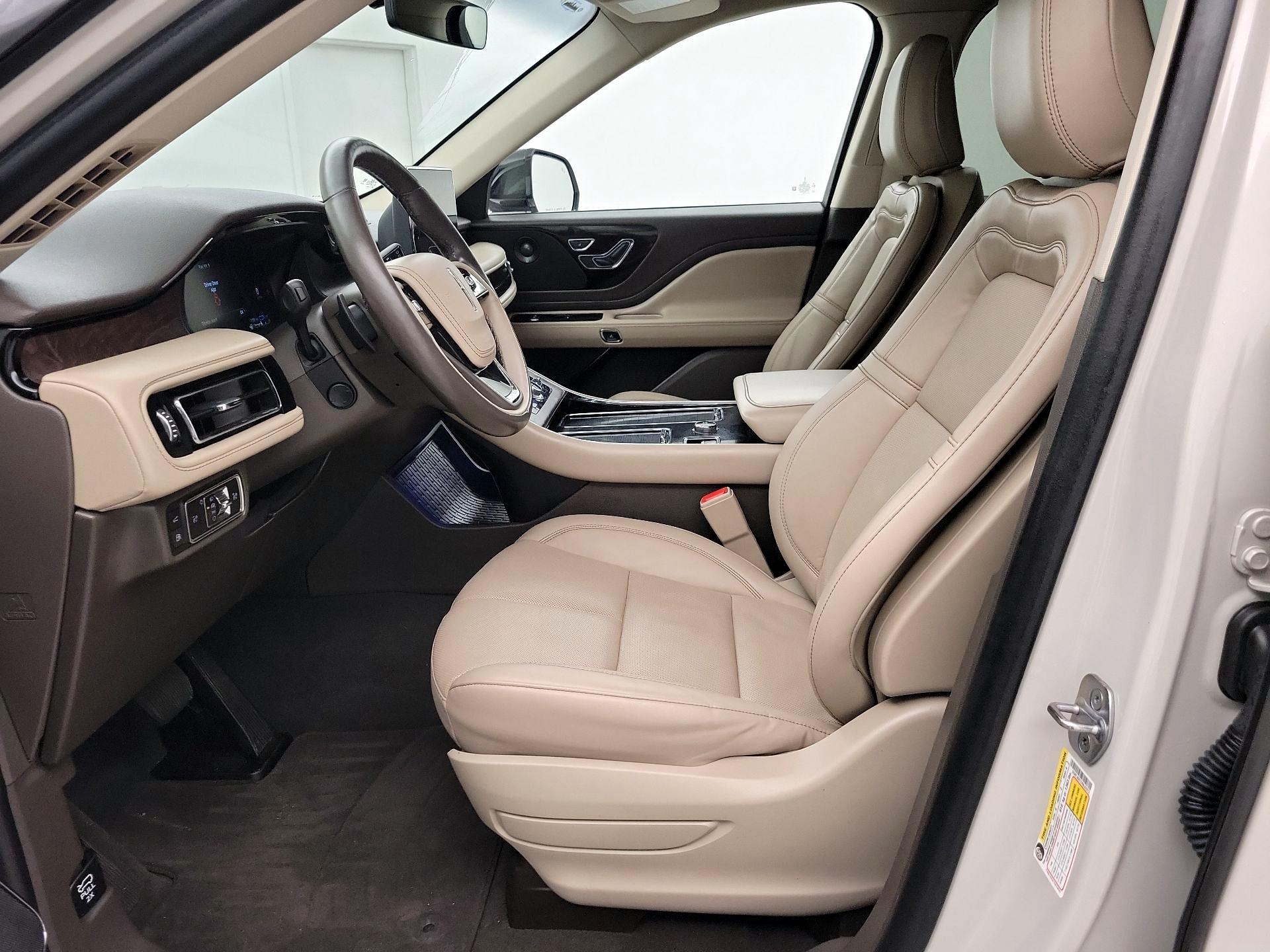Thumbnail: 2023 Lincoln Aviator - 11