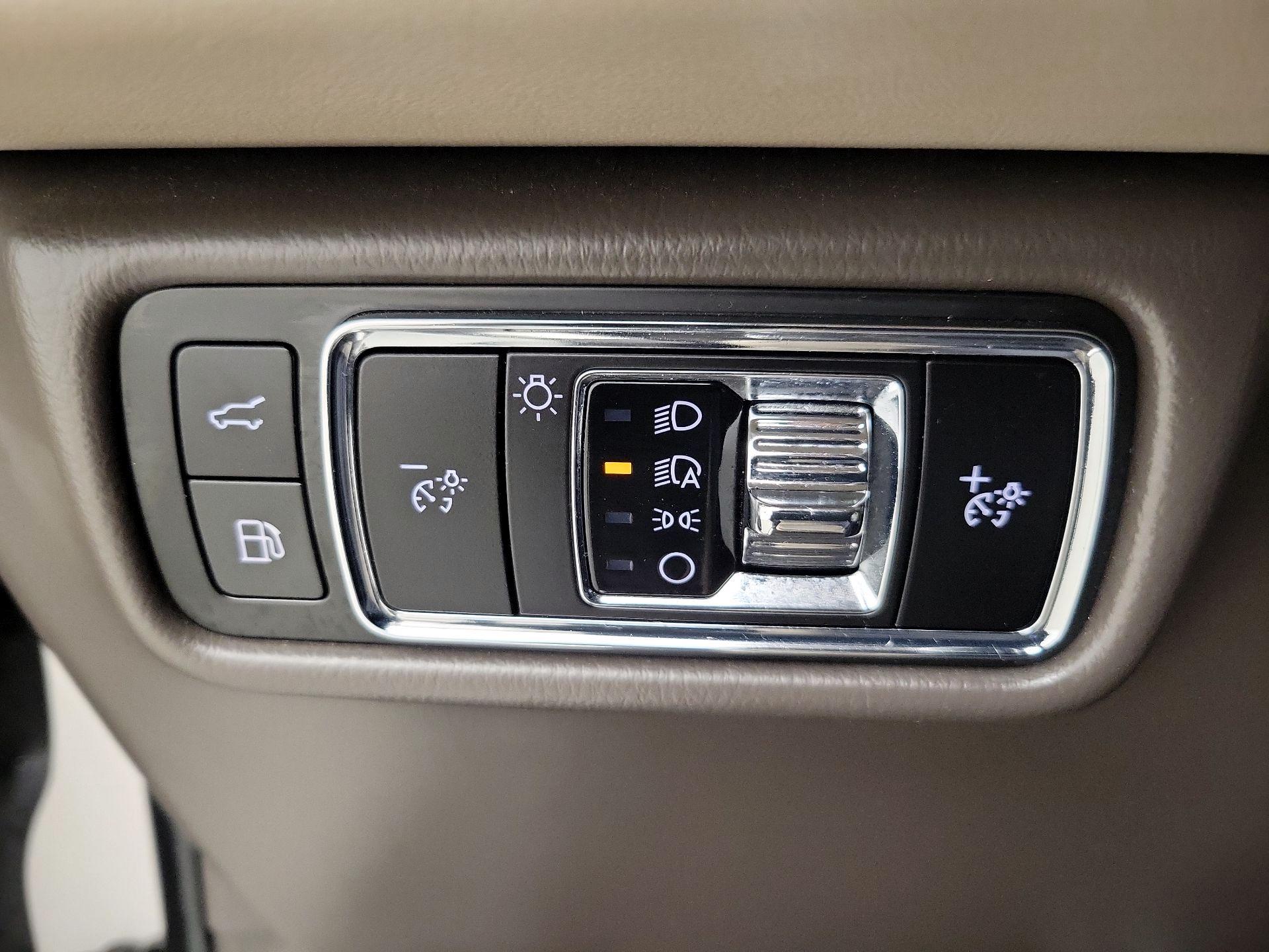 Thumbnail: 2023 Lincoln Aviator - 13