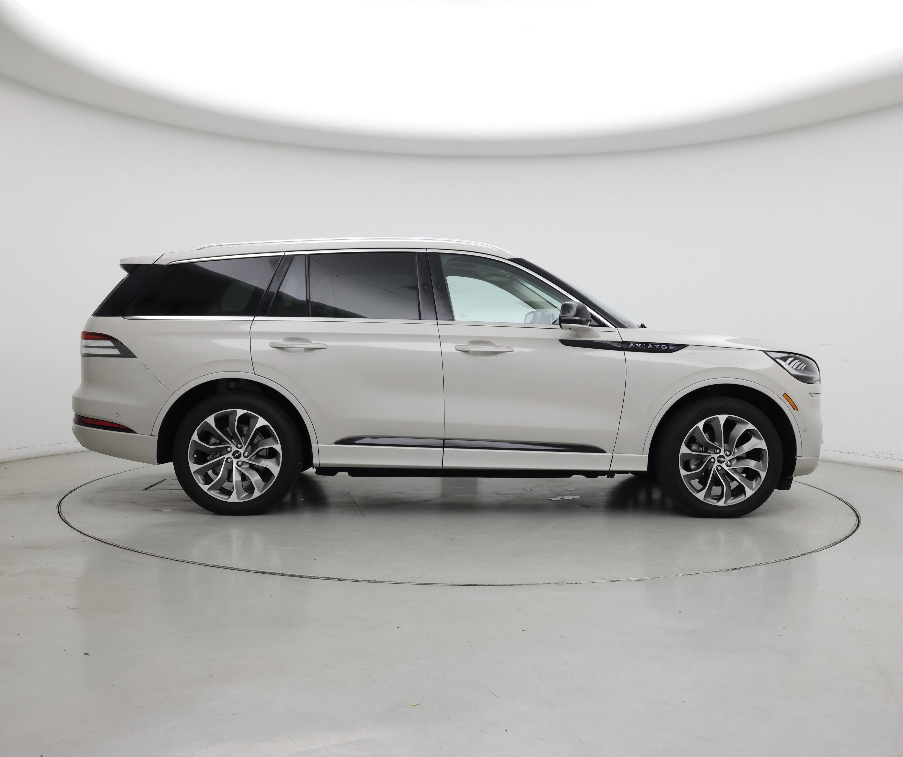 Thumbnail: 2023 Lincoln Aviator - 7