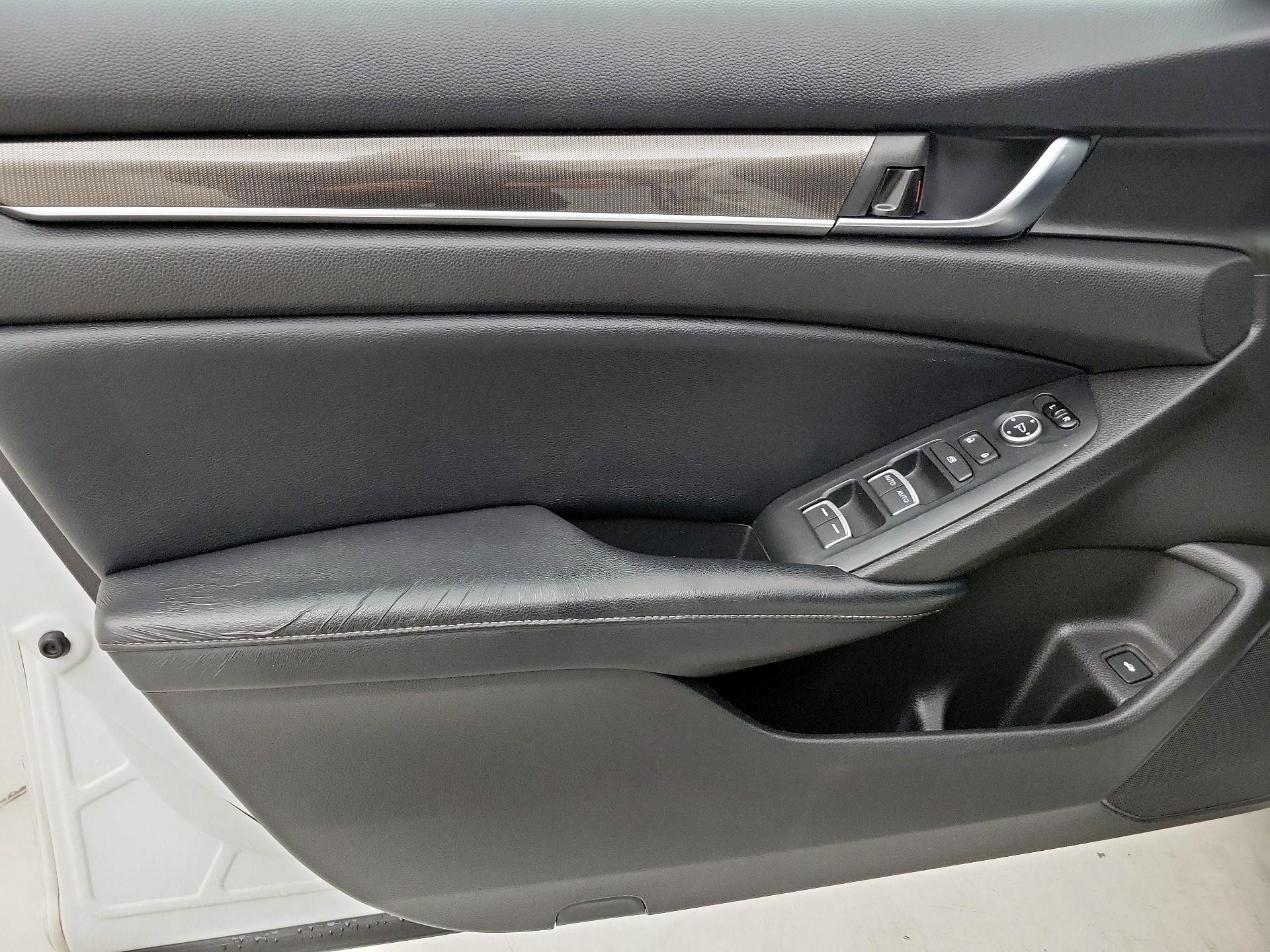 Thumbnail: 2018 Honda Accord - 12