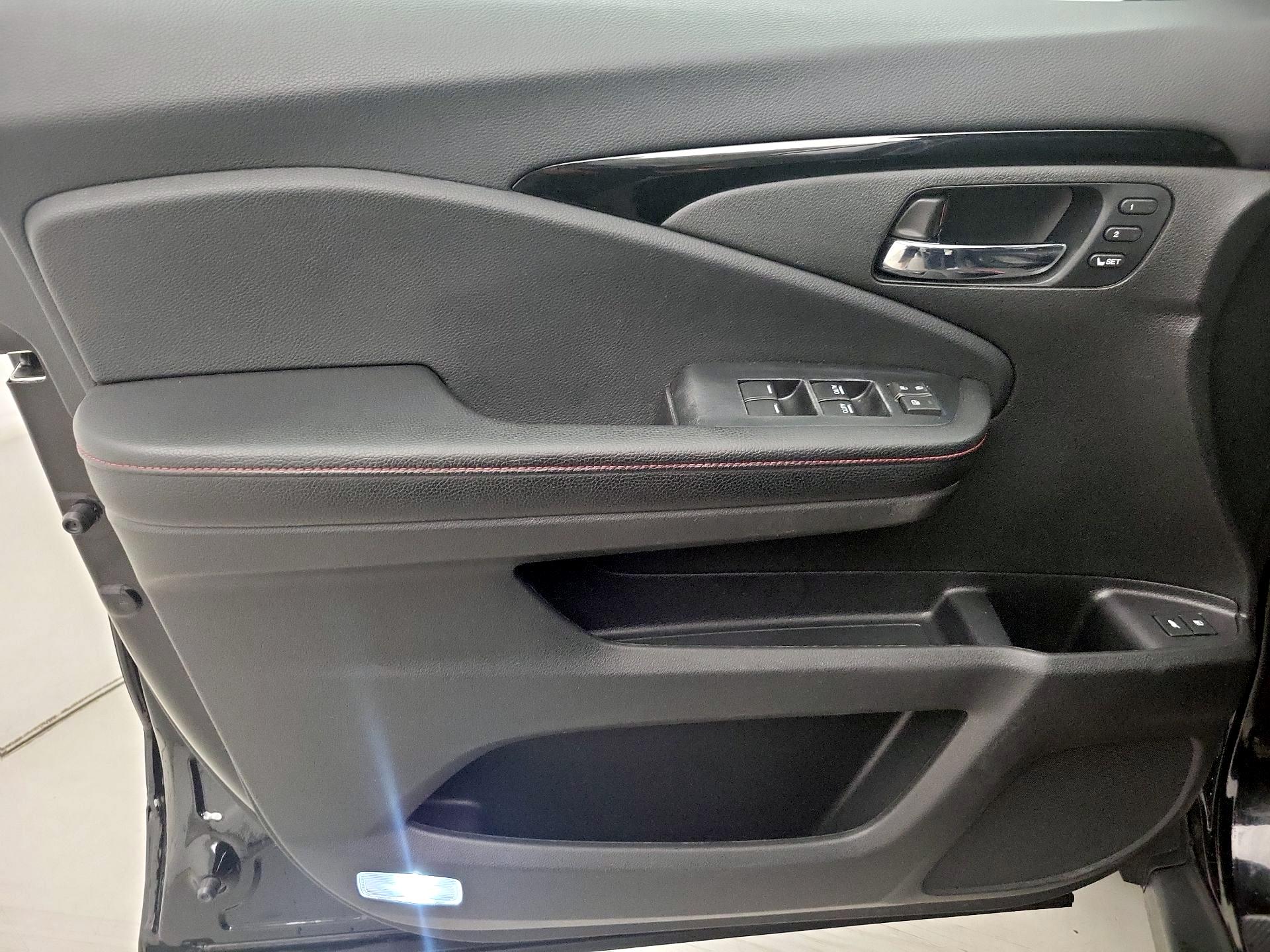 Thumbnail: 2020 Honda Pilot - 12