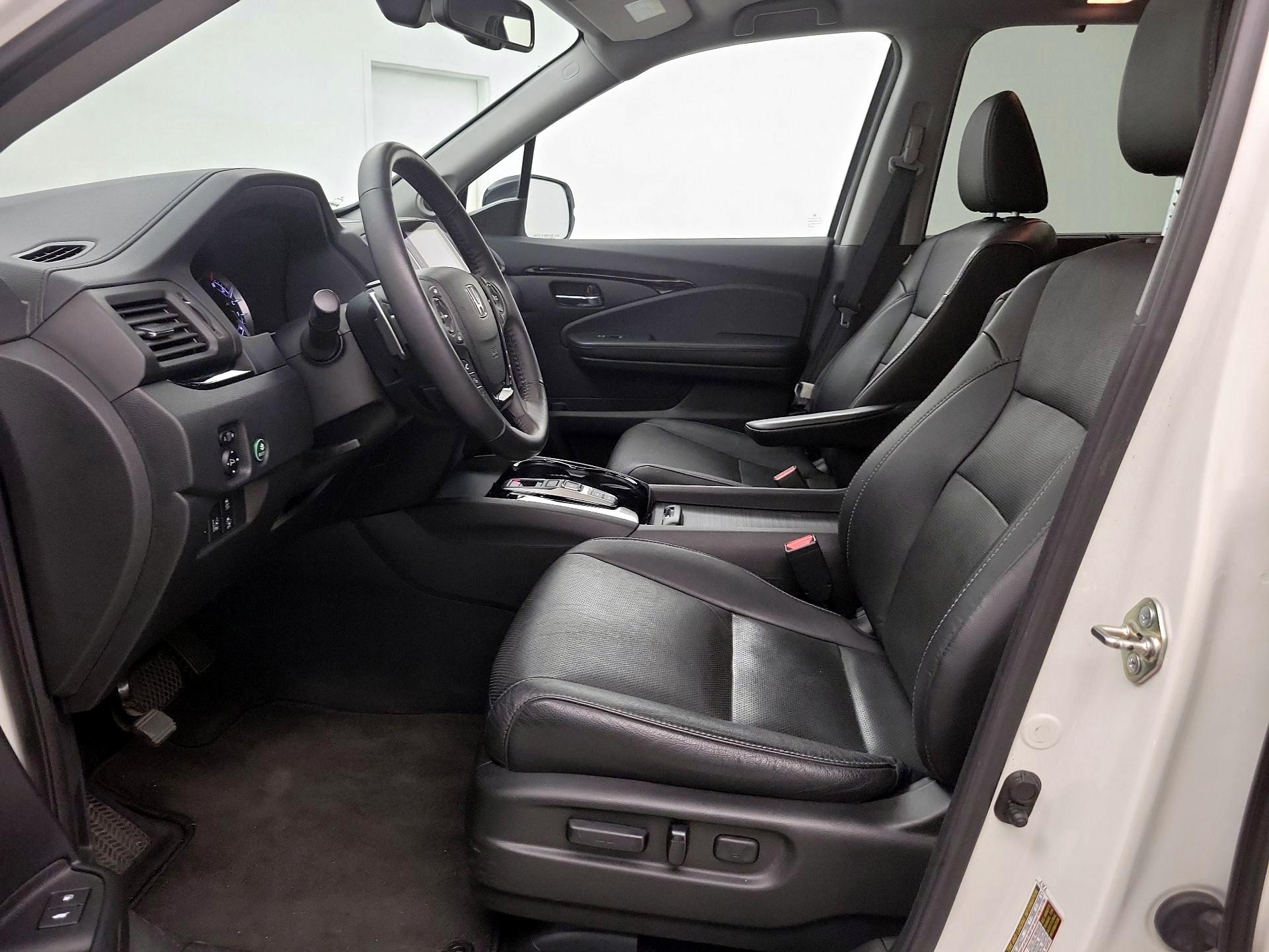 Thumbnail: 2016 Honda Pilot - 11