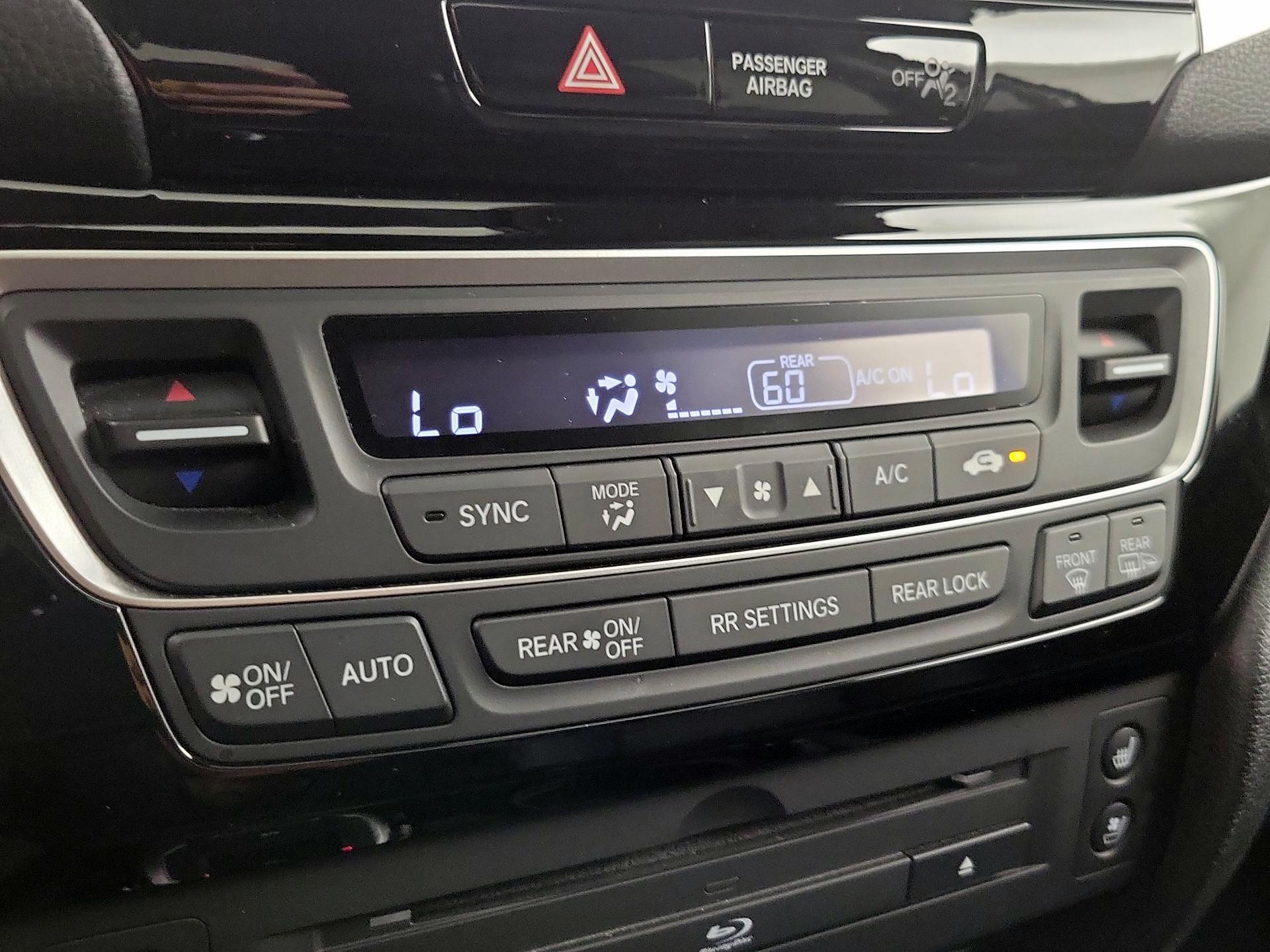 Thumbnail: 2016 Honda Pilot - 16