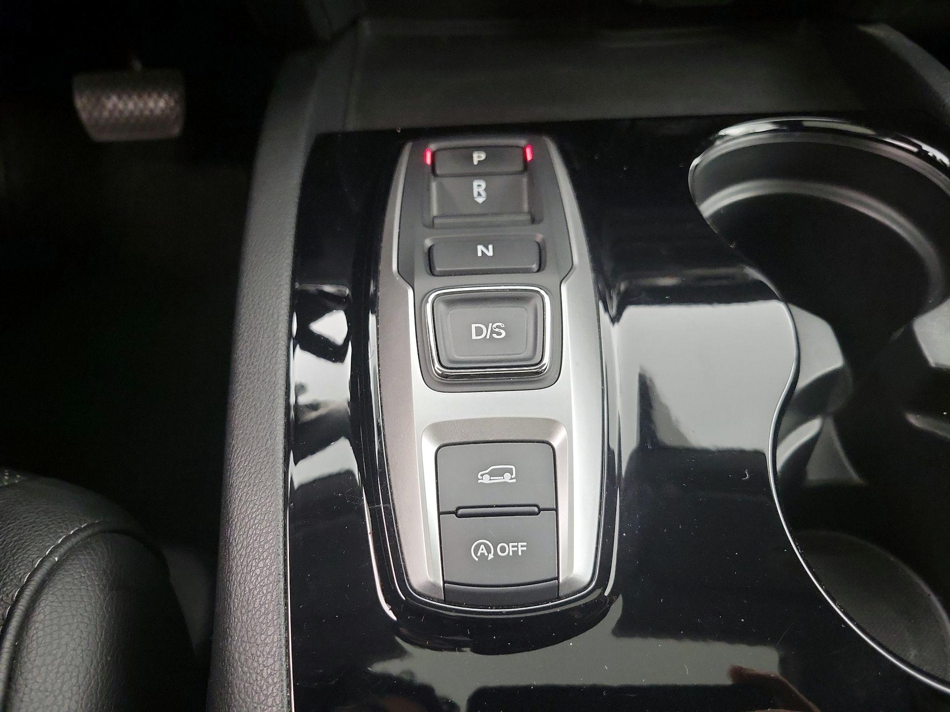 Thumbnail: 2016 Honda Pilot - 17