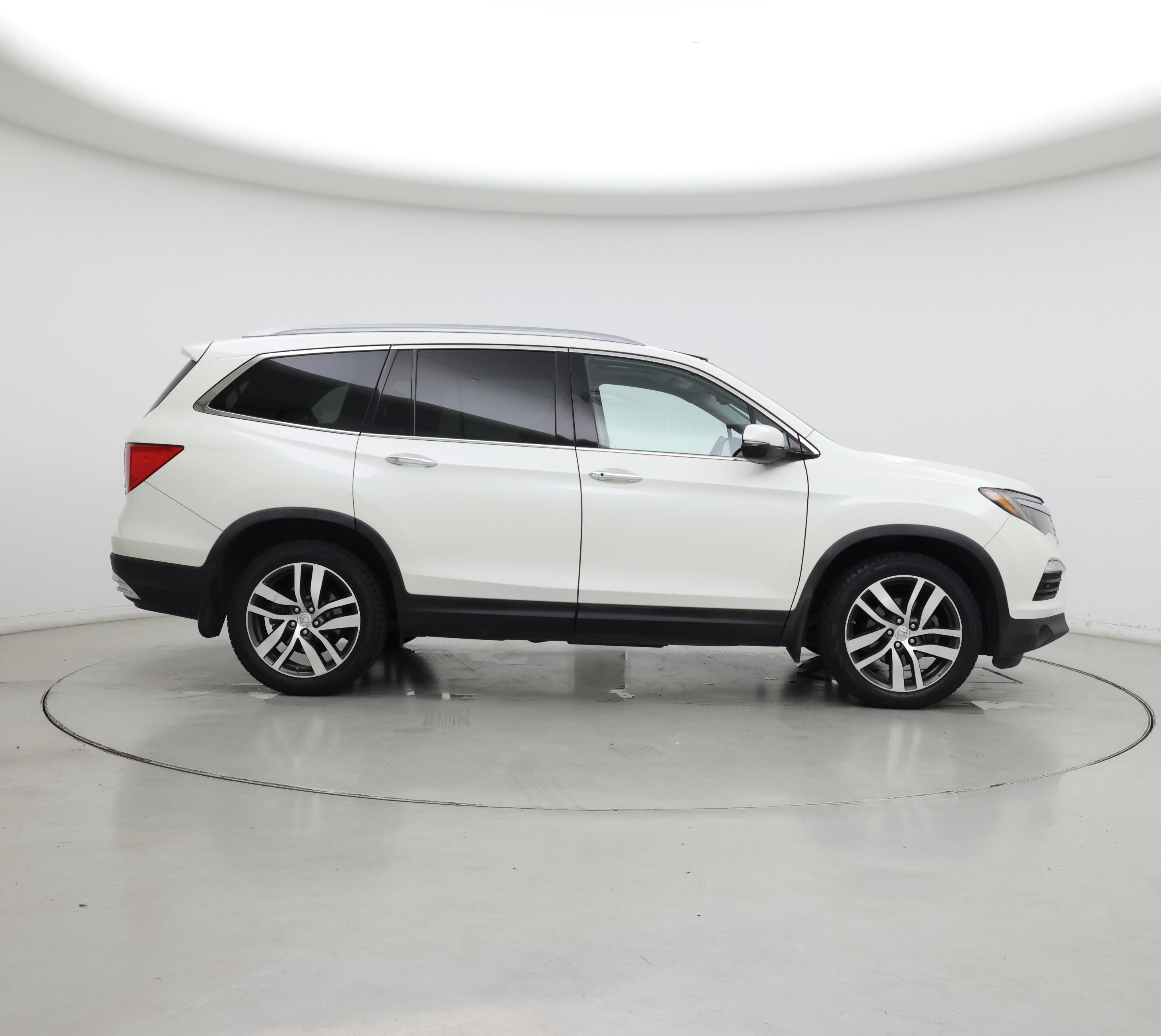 Thumbnail: 2016 Honda Pilot - 7