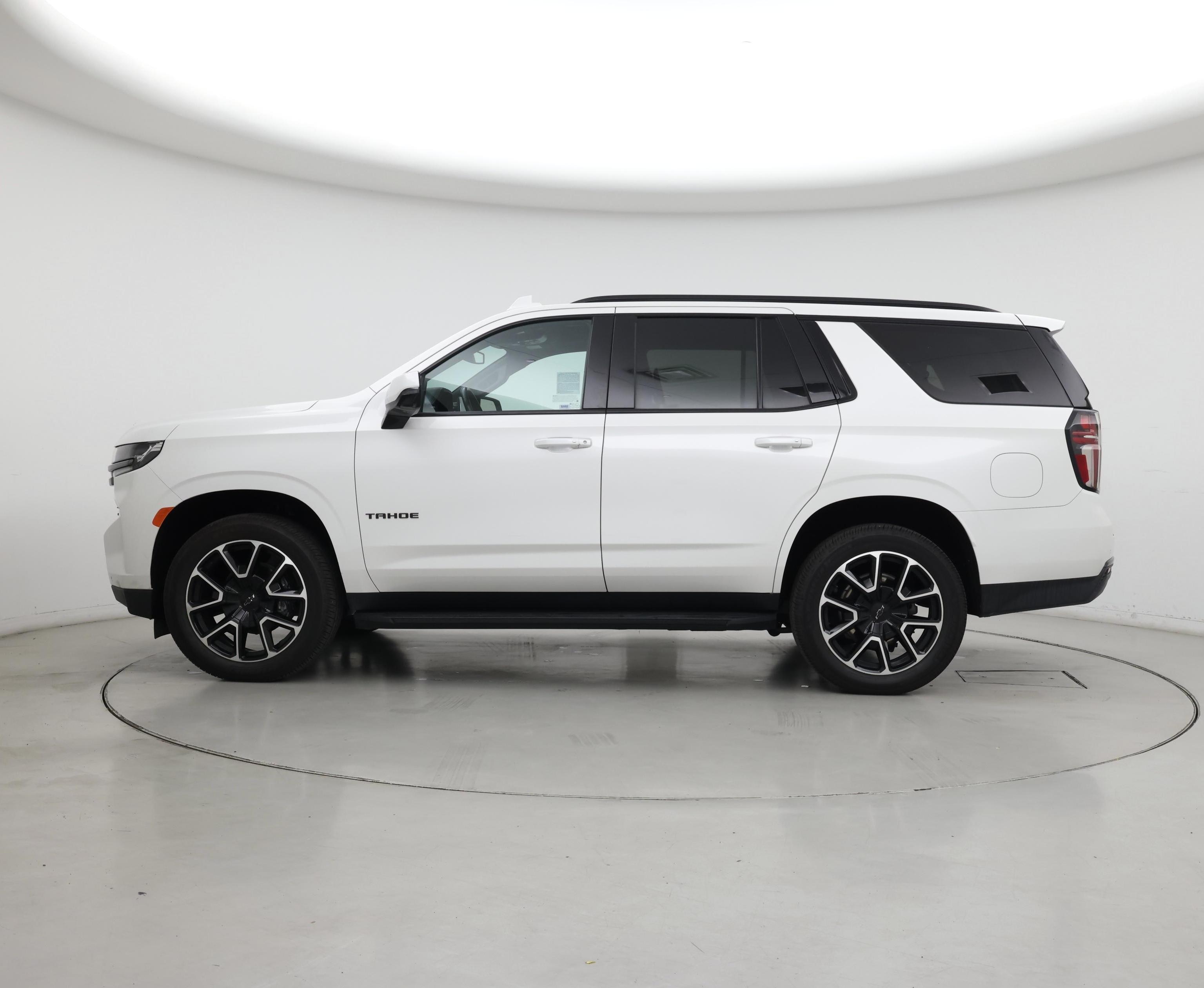 Thumbnail: 2021 Chevrolet Tahoe - 3